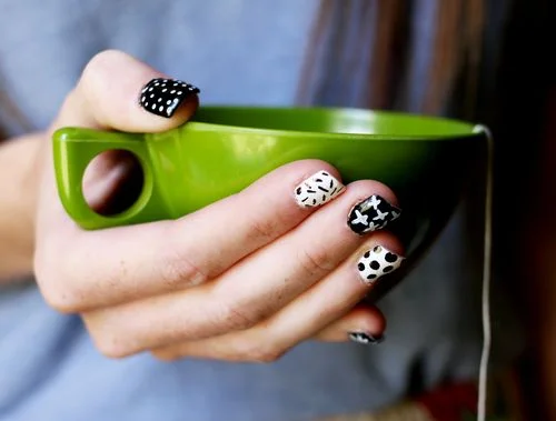 Bella Sassy
Try out this super simple pattern mani. All you need is a nail pen and your two fave colors to recreate the look.
via A Beautiful Mess
Keep it classy, join Sassy Nation
http://sassynation.tumblr.com
http://www.facebook.com/TheSassyNation
http://twitter.com/#!/SassyNation
