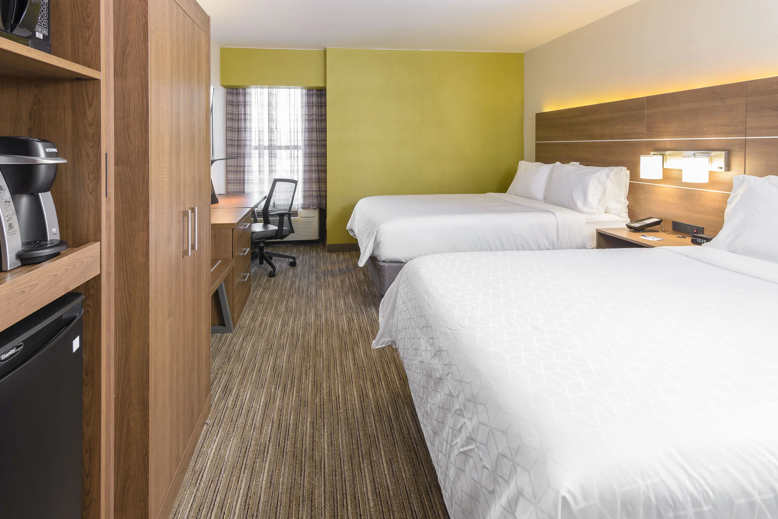Holiday_Inn_Southington_CT_Jeff_Baumgart_Creative_Media-1.jpg