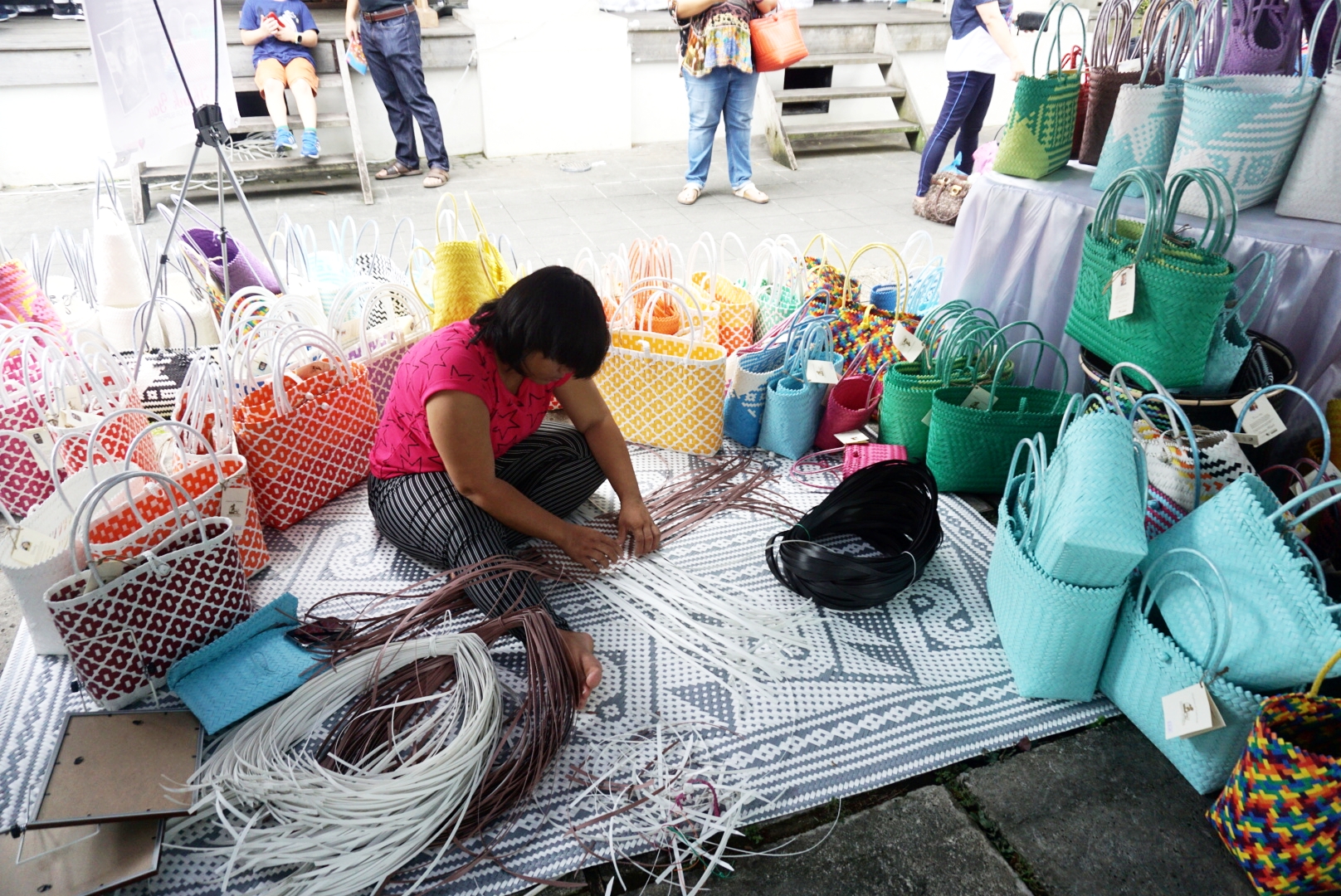 A demonstration of how these baskets are woven