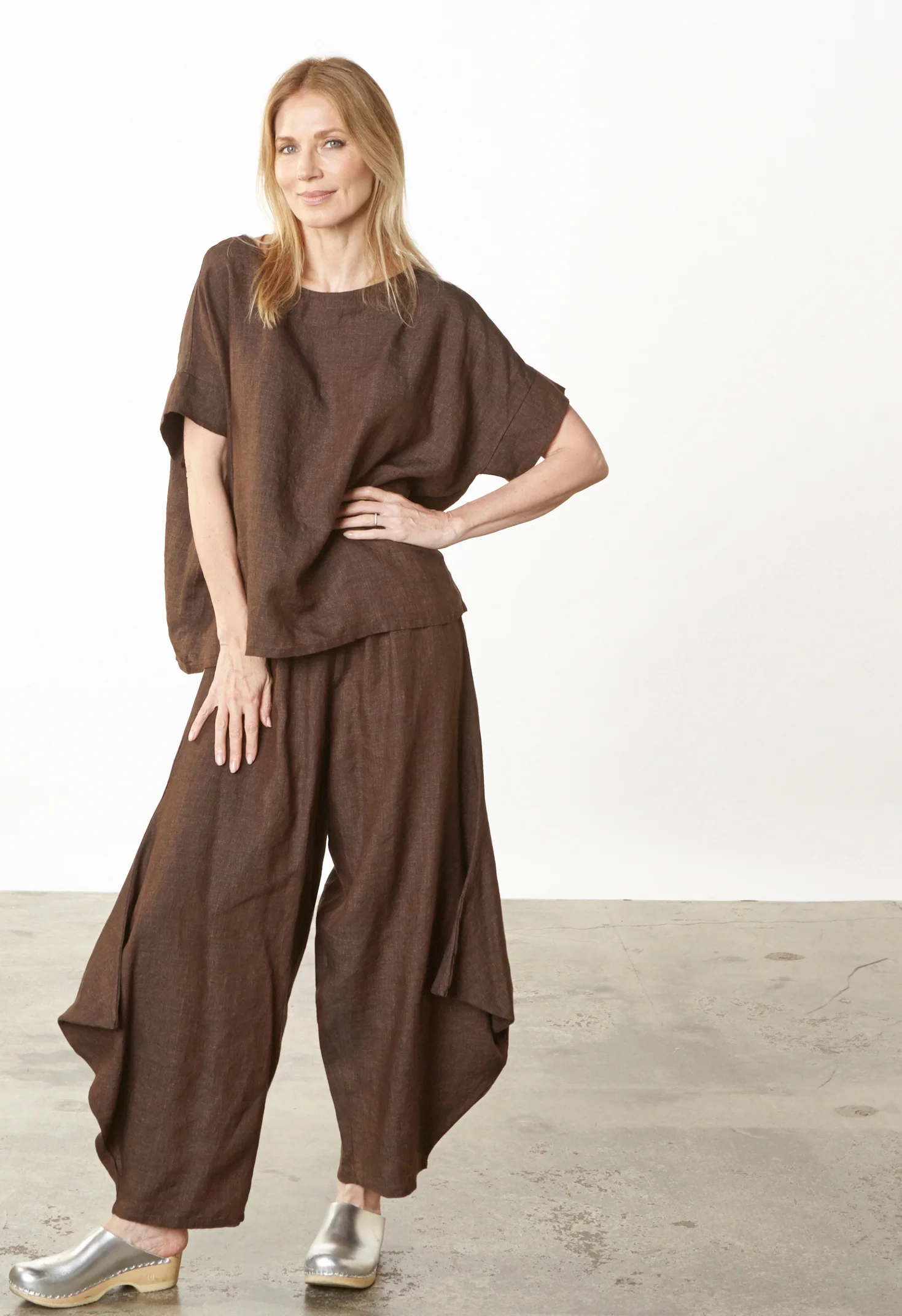 Orla Shirt, Hamish Pant in Sovana Cross Dyed Linen