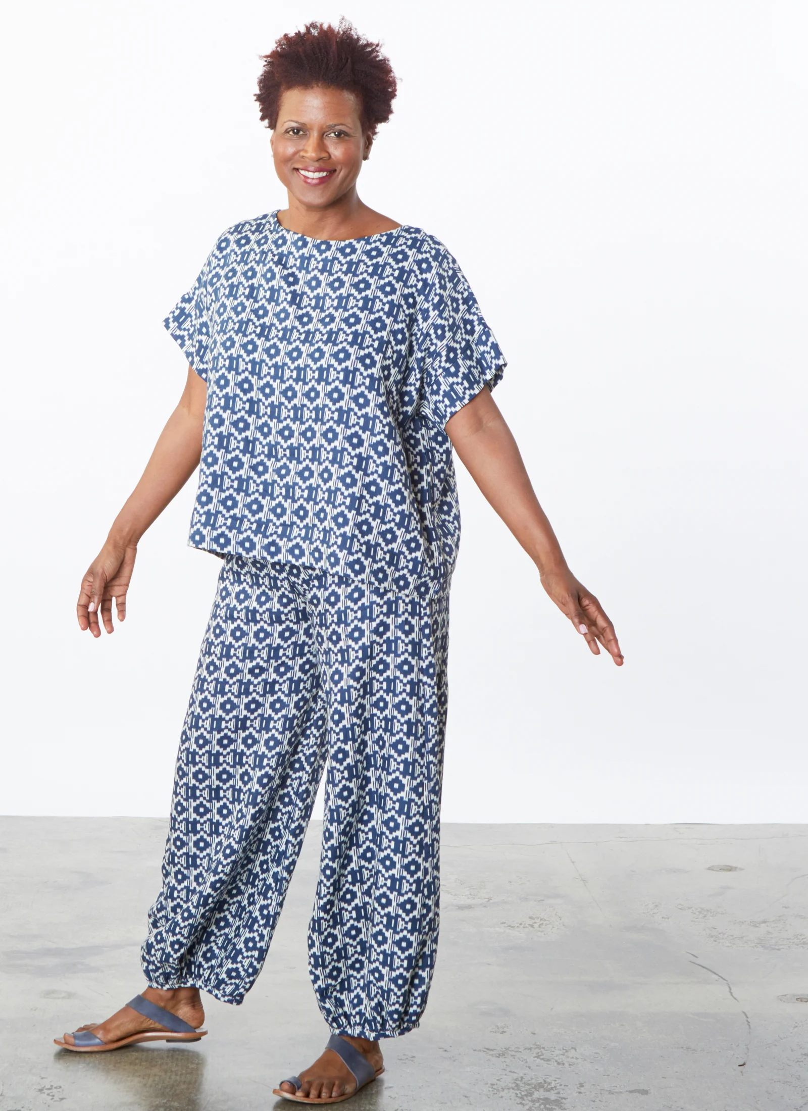Orla Shirt, Bell Pant in Blue/Ivory Italian Print Linen