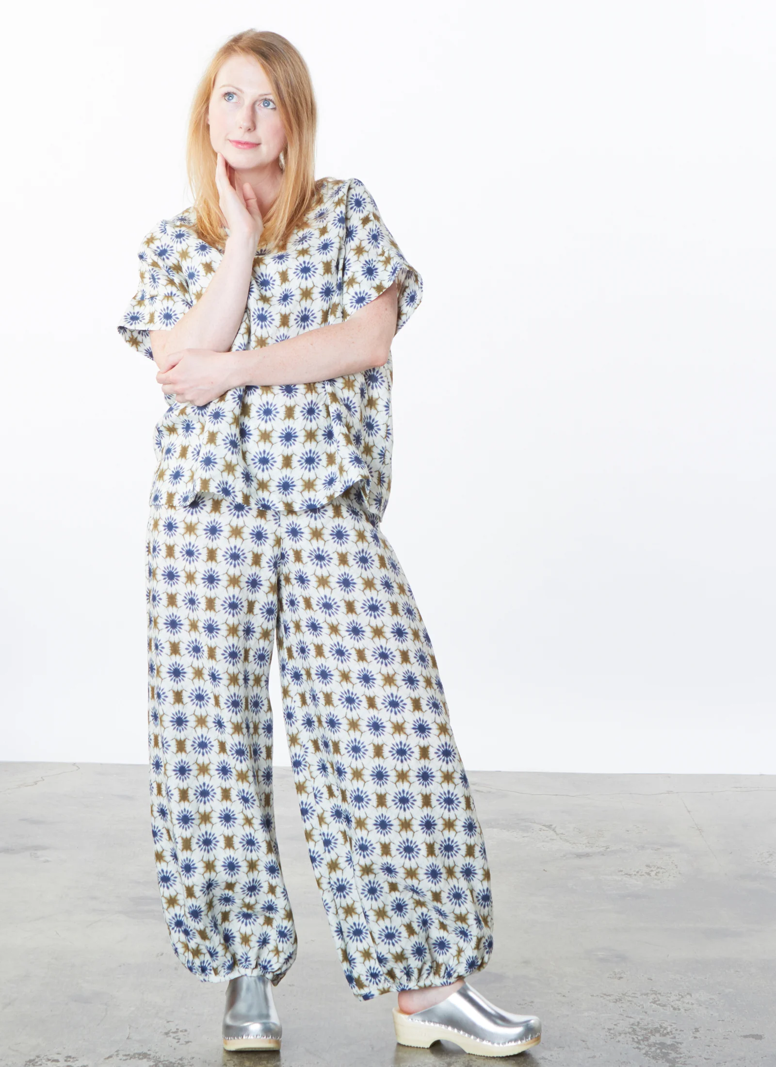 Orla Shirt, Bell Pant in Moss/Ivory Italian Print Linen