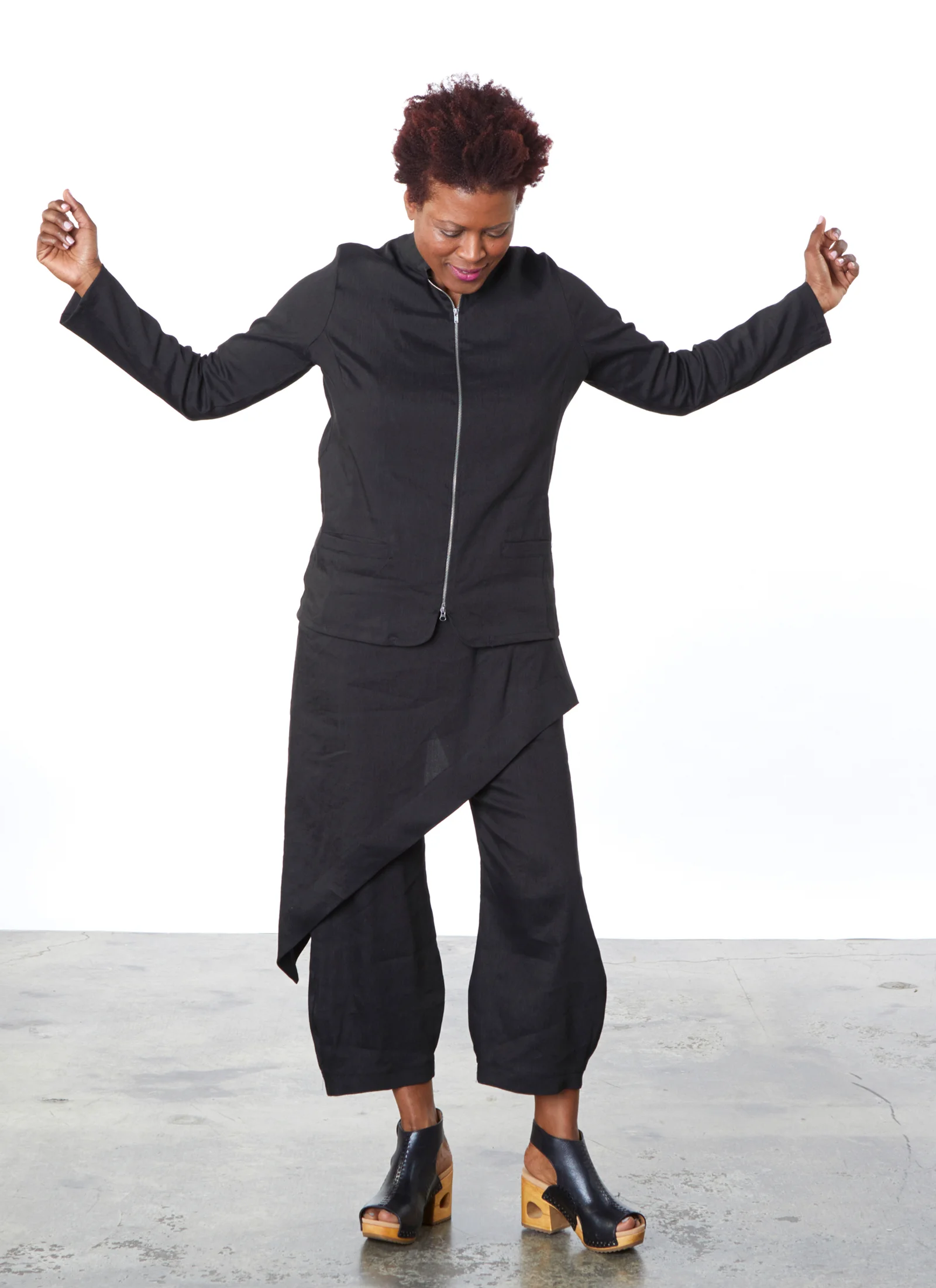 Mathias Jacket, Sofia Pant in Black Ready for Bologna