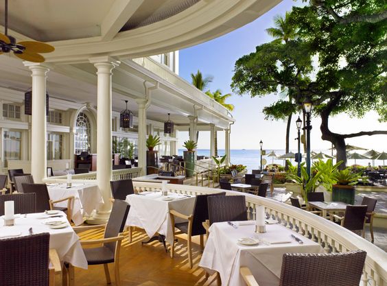  Verandah at Moana Surfrider 