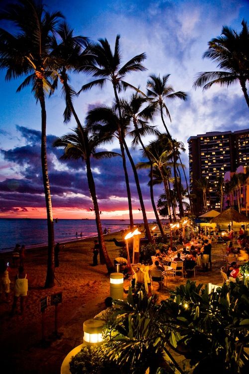  Sunset at Dukes Waikiki beach 