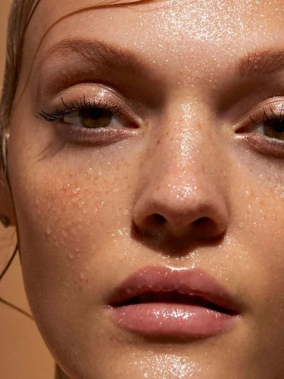 Refreshing skin mists