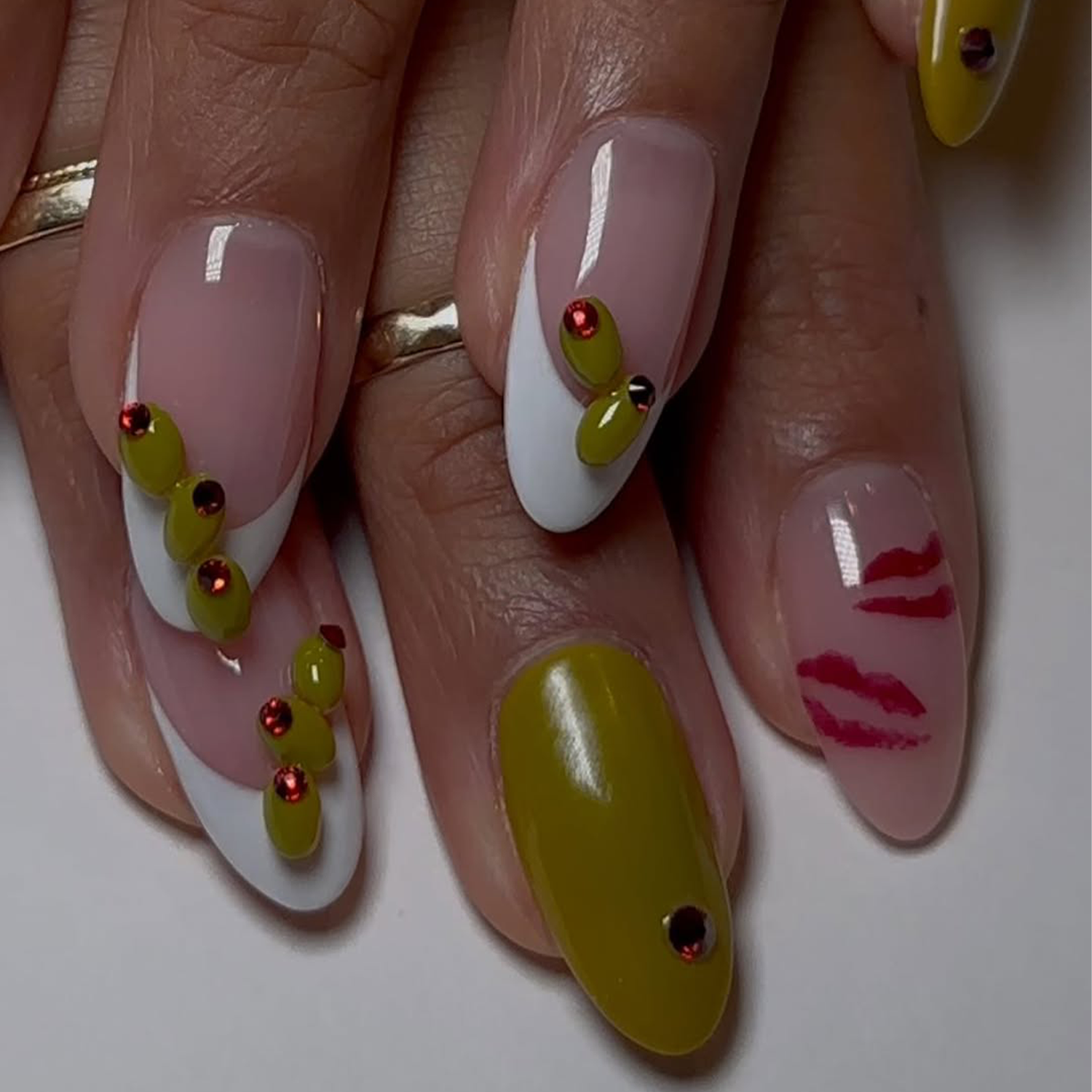 olivenails-22d17bd0b3ea4239a62d38a40c94ca66.png