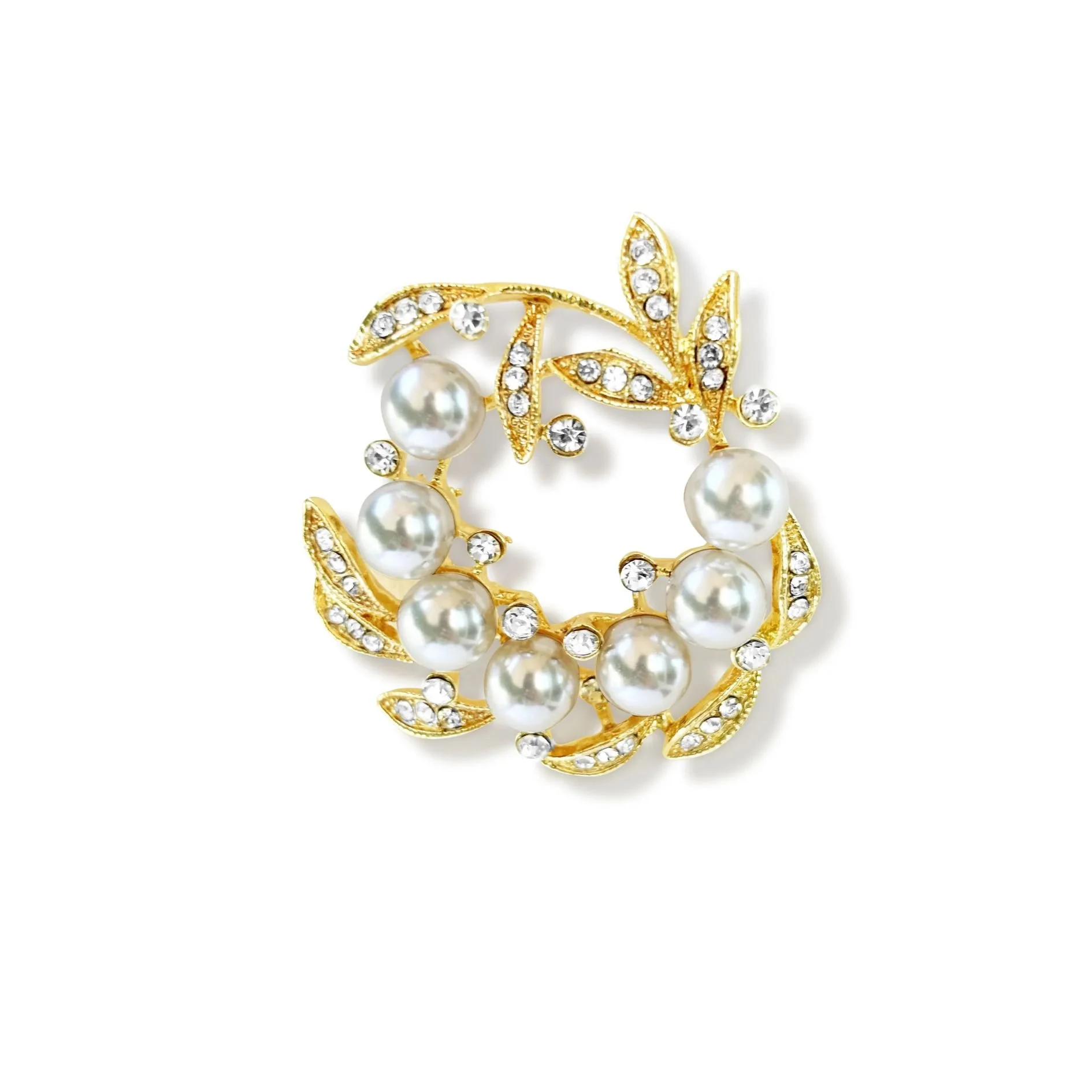 https-::www.farfetch.com:nz:shopping:women:hzmer-jewellery-faux-pearl-brooch-item-24112134.aspx?storeid=17728 .jpg