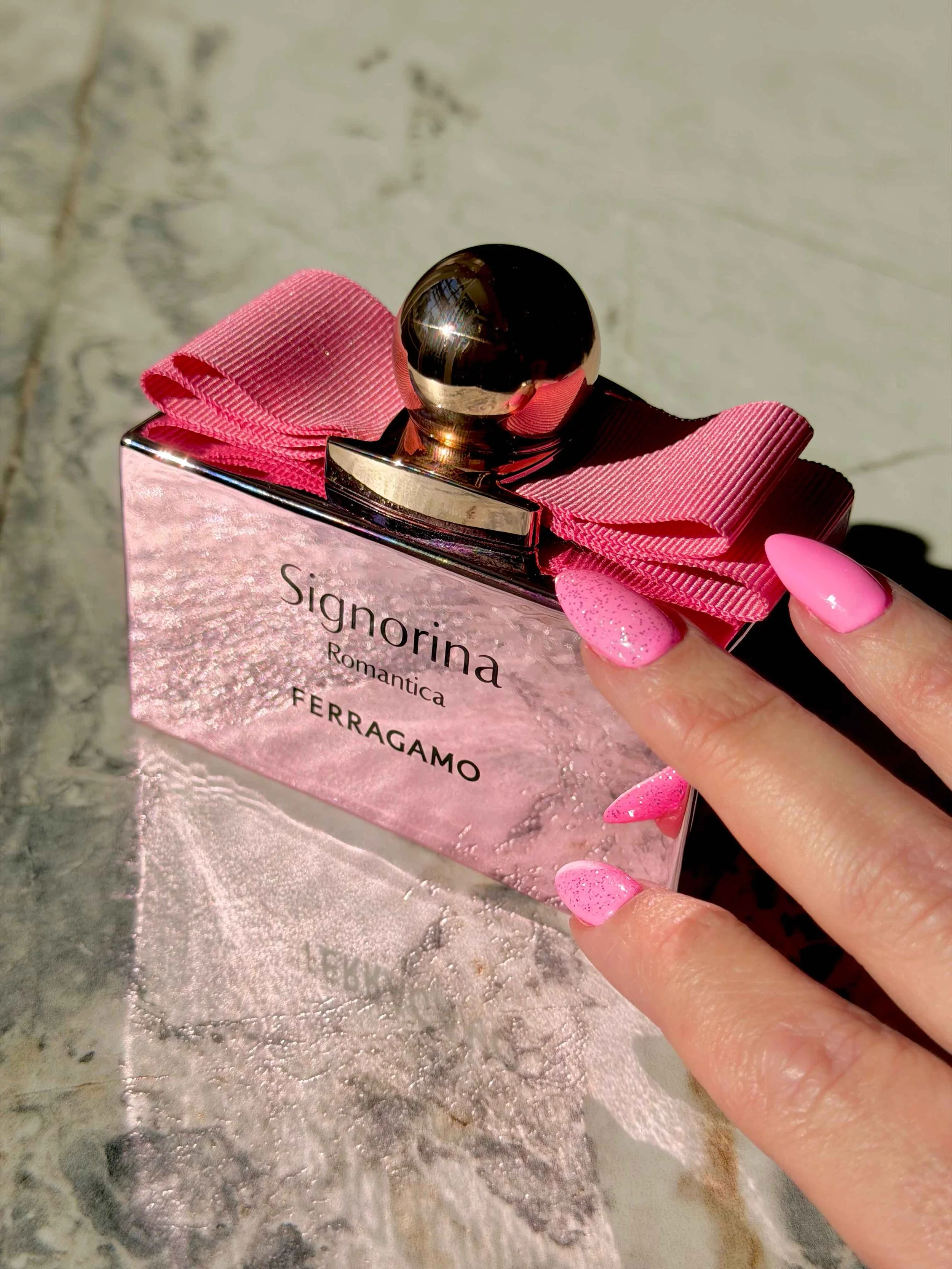 Salvatore Ferragamo Signorina Romantica Eau de Parfum flatlay review