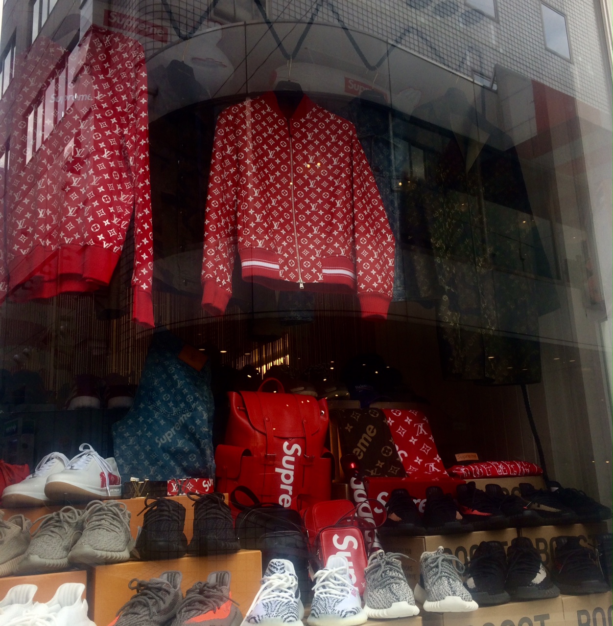 Supreme1.jpg