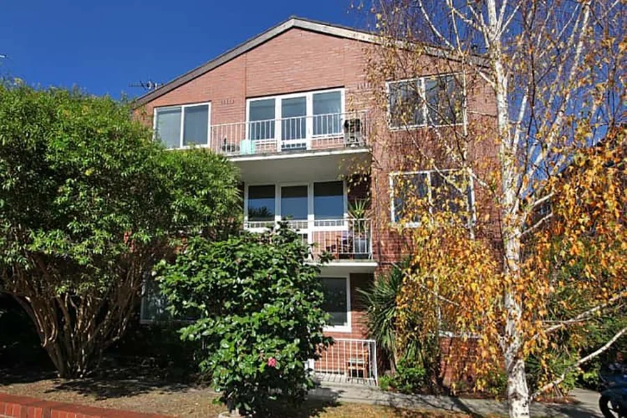 Wynnstay Road, Prahran (3beds)