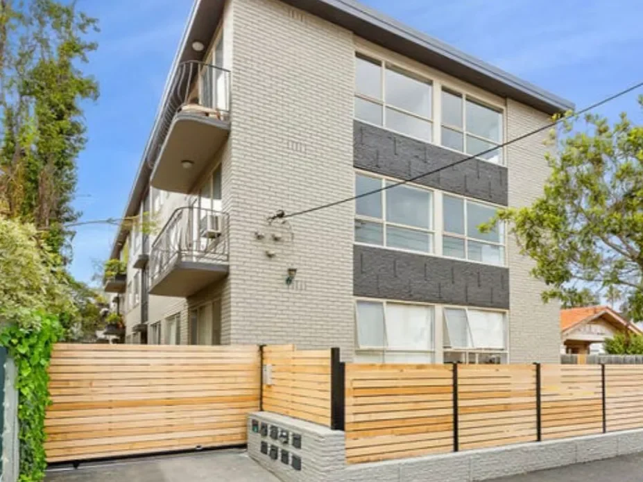 8/52 Westbury Street, St Kilda (3beds)