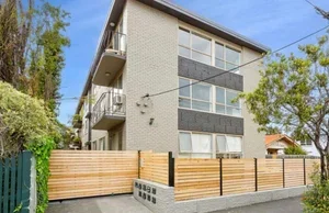 8/52 Westbury Street, St Kilda East (3Beds)