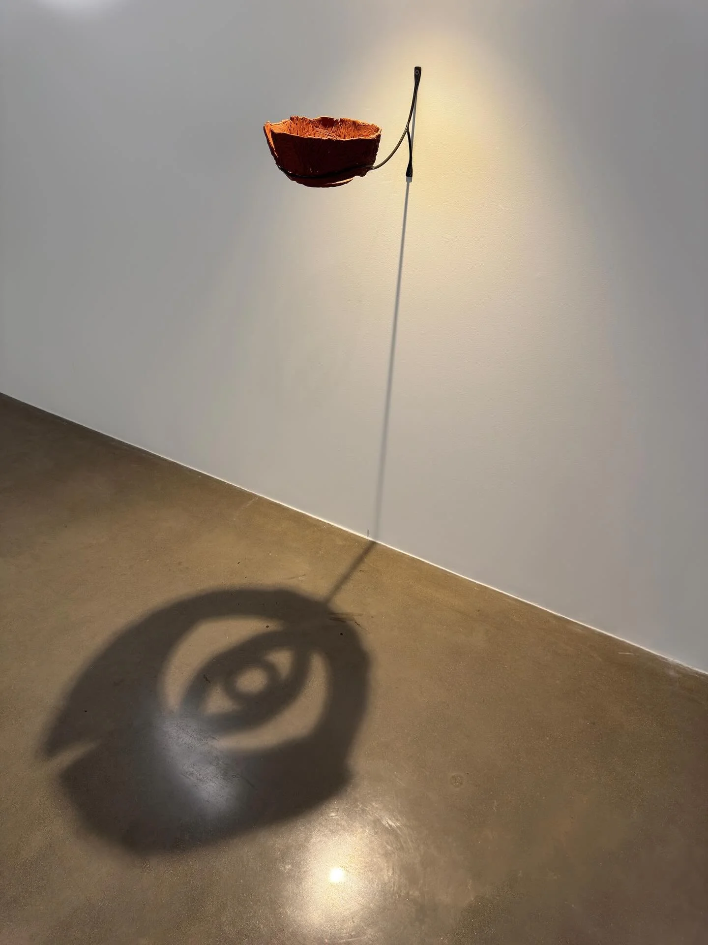 जागती आँखें / Waking Eyes
2025
Terra cotta, brass, copper and light 
3 x 6.5 x 6 inches