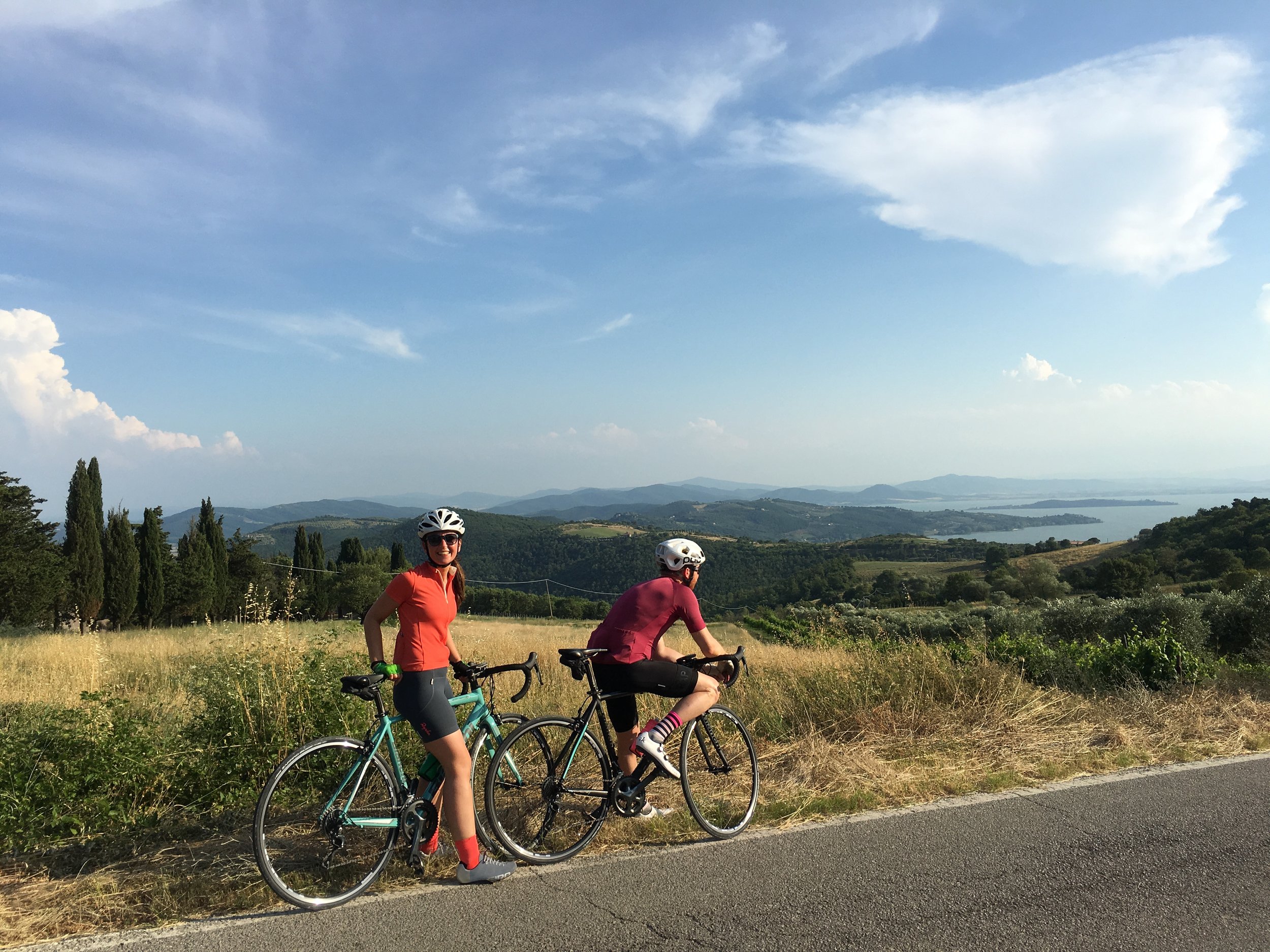 The roads around Lake Trasimeno are blissfully free of traffic
