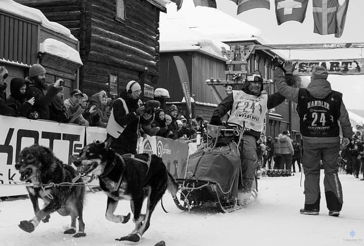 Let us recall &quot;better times&quot; by a B&amp;W, throwback photo series over the next days...

In this picture: Lars Monsen and his team mates leaving on the 600km journey in 2018, while gratefully-cheerfully high5ing handler Elin.