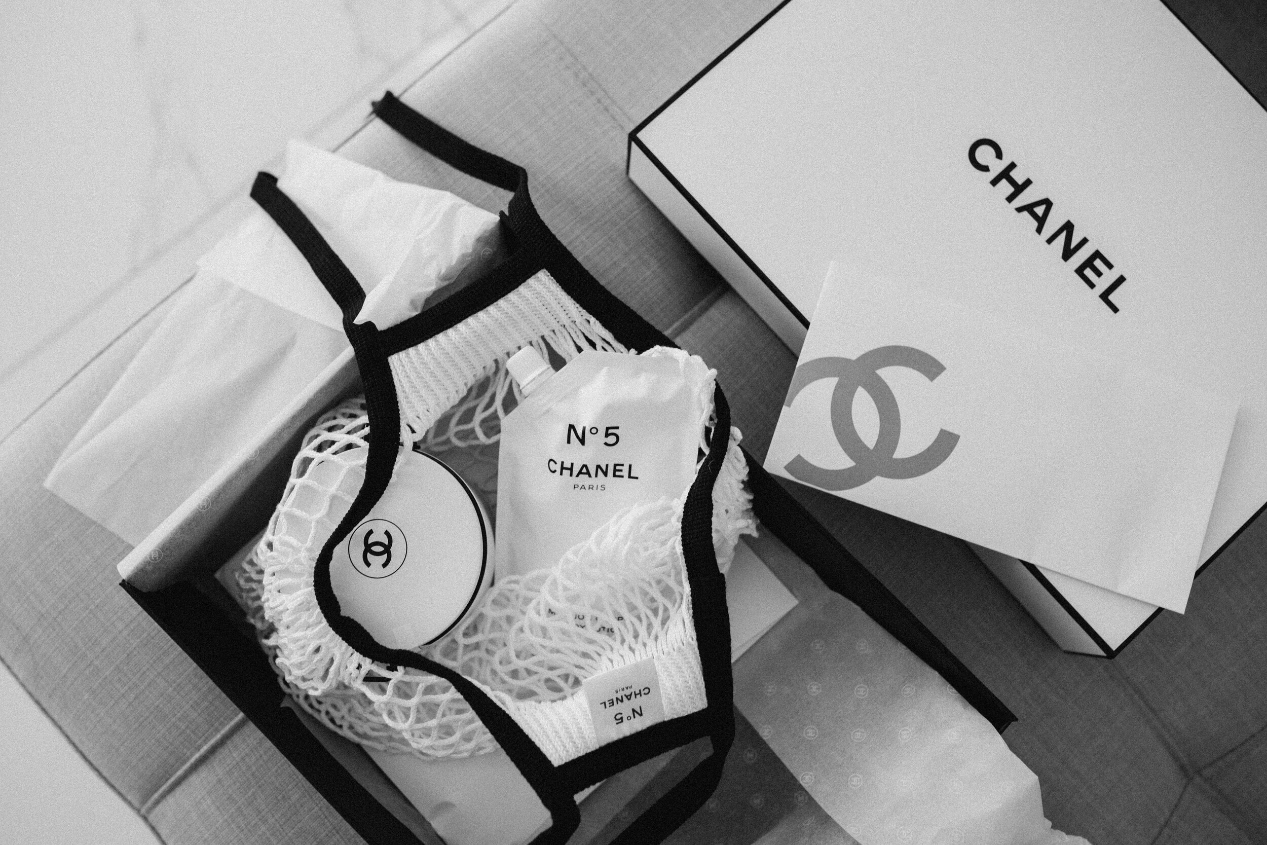 A collector's book to celebrate 100 years of Chanel N°5 - Luxus Plus