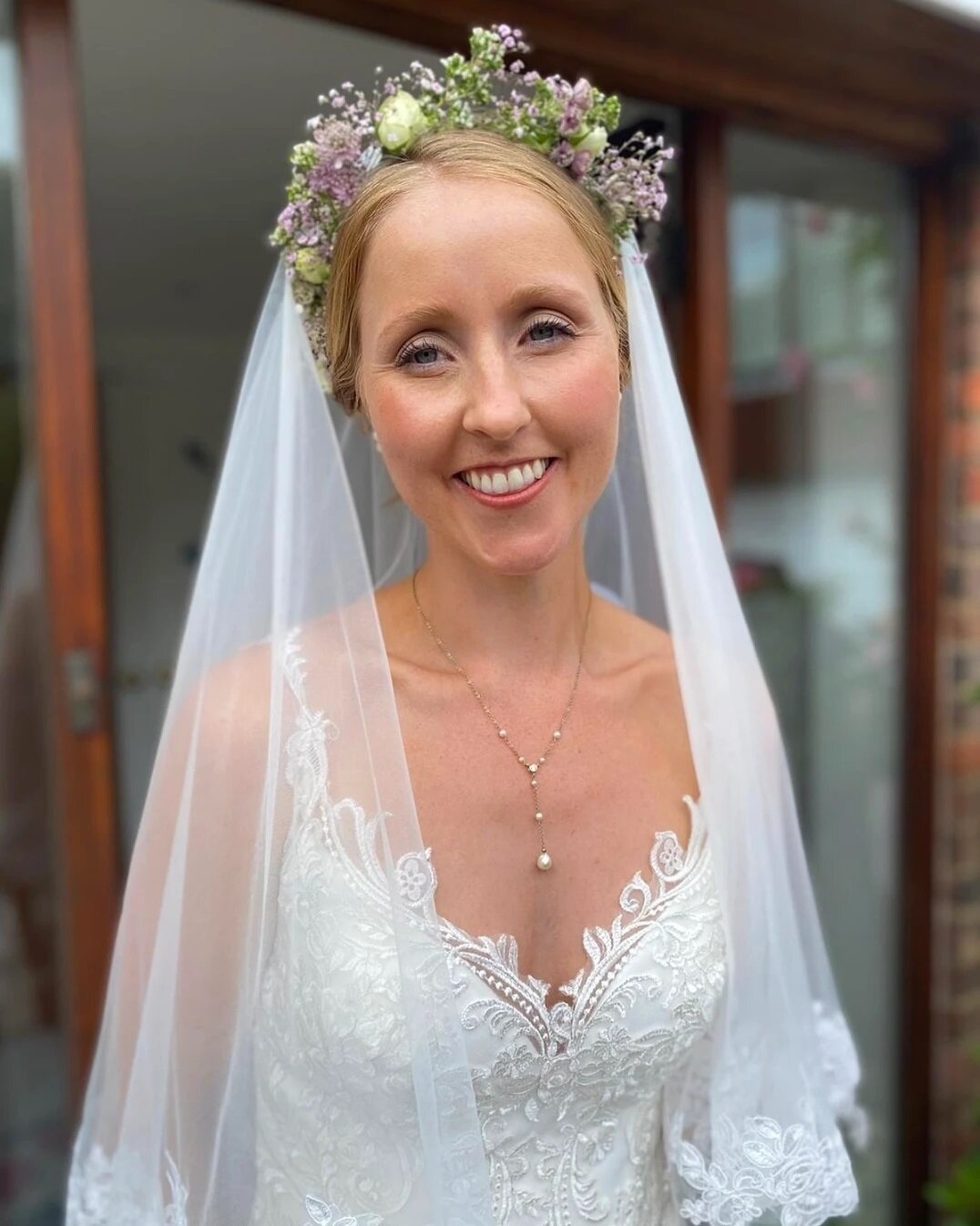 Katie 🌸 a beautiful bride on Saturday, we loved Katie's stunning dress, veil &amp; flower crown 🌷 make up by Claire 💕 xx