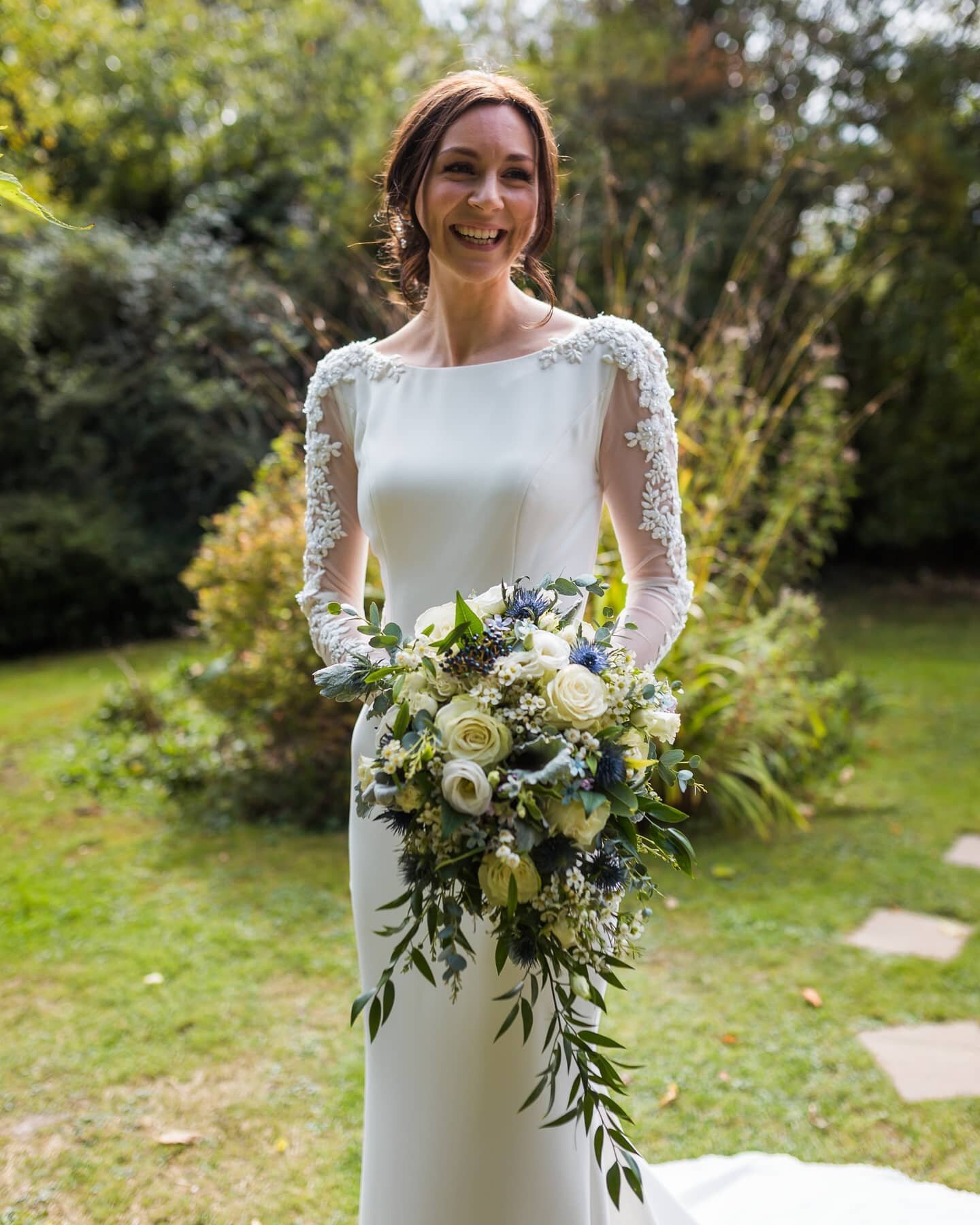 HAPPY EASTER! 🐣🐰🌸 my favourite bank holiday weekend ☀️ here are some gorgeous photos of Georgie on her wedding day last Sept by Flashback Photography 💕
I'm so excited to return to work on the 12th April to catch up with everyone, celebrate weddin