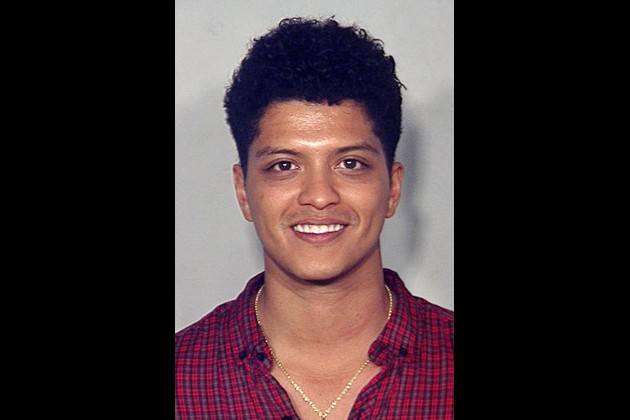 Bruno Mars, a "szegény én" és a HÁREM. őszinte nárcisz?