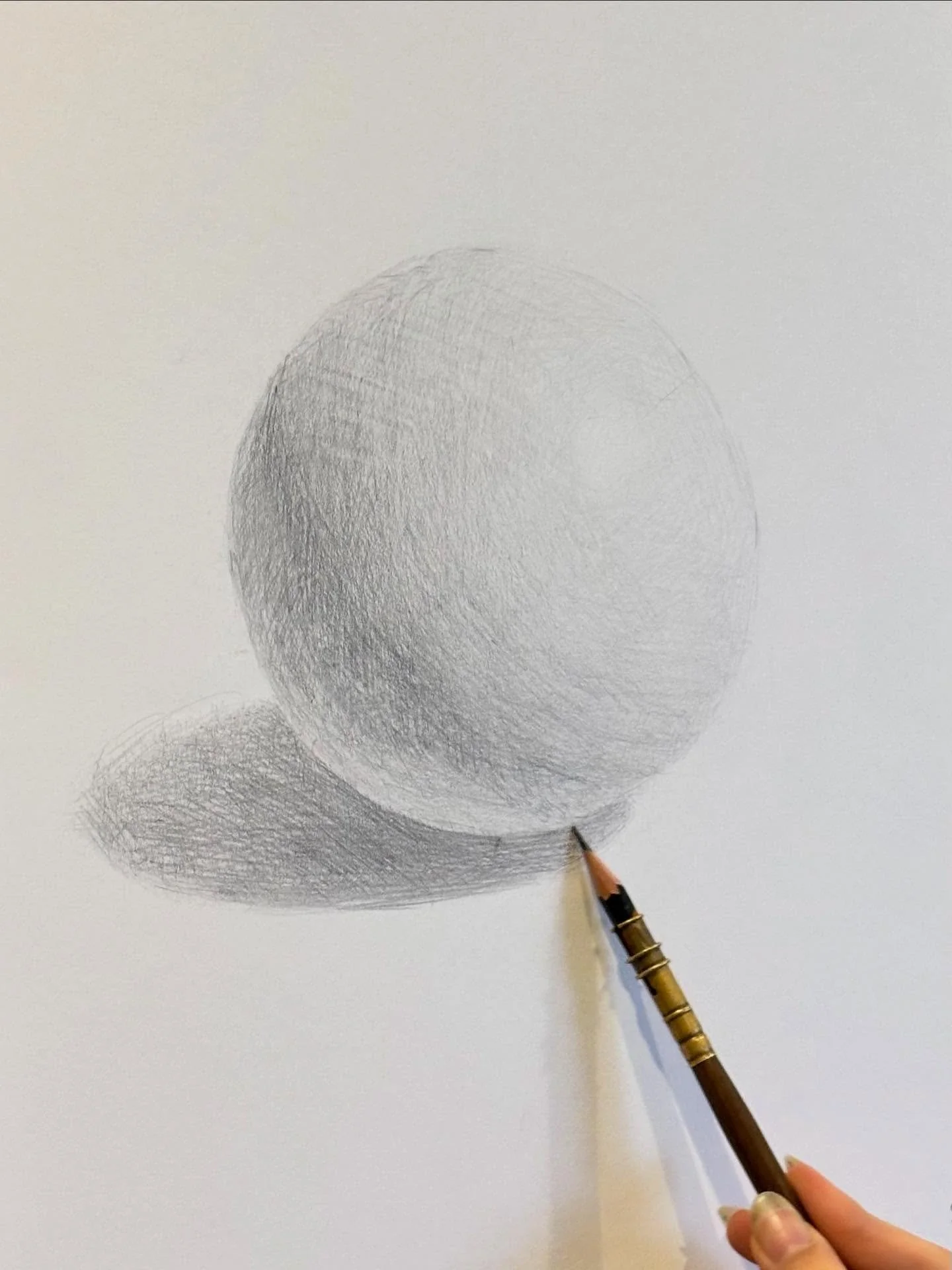 Simple shapes we begin to study and understand how light works on the object. 

#artclasses #woking #academicdrawing #learntodraw #drawinglessons #surreylife #surreyartist #wokingsurrey #graphitedrawingً #sph&egrave;re