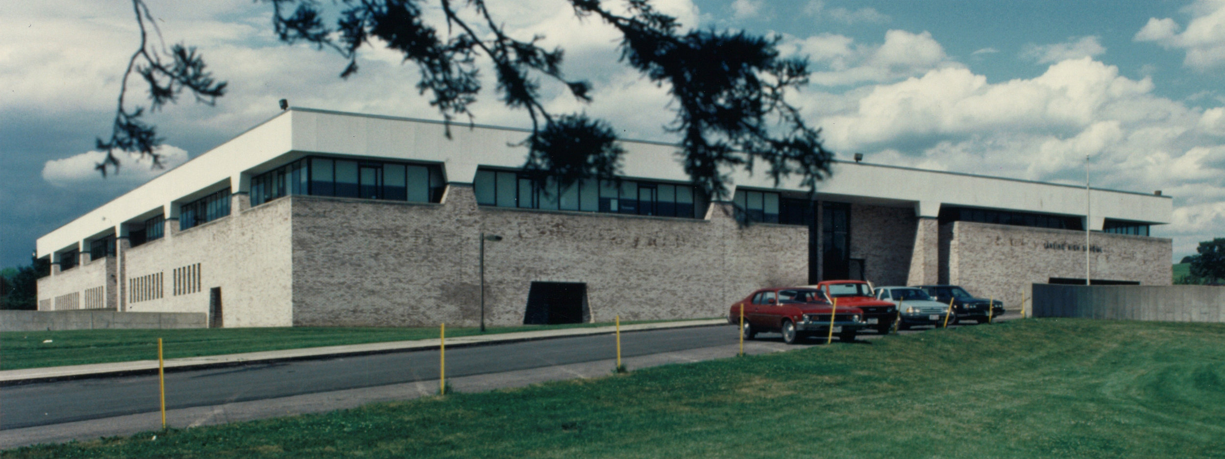 Lansing_HS_Exterior_2_1974.jpg