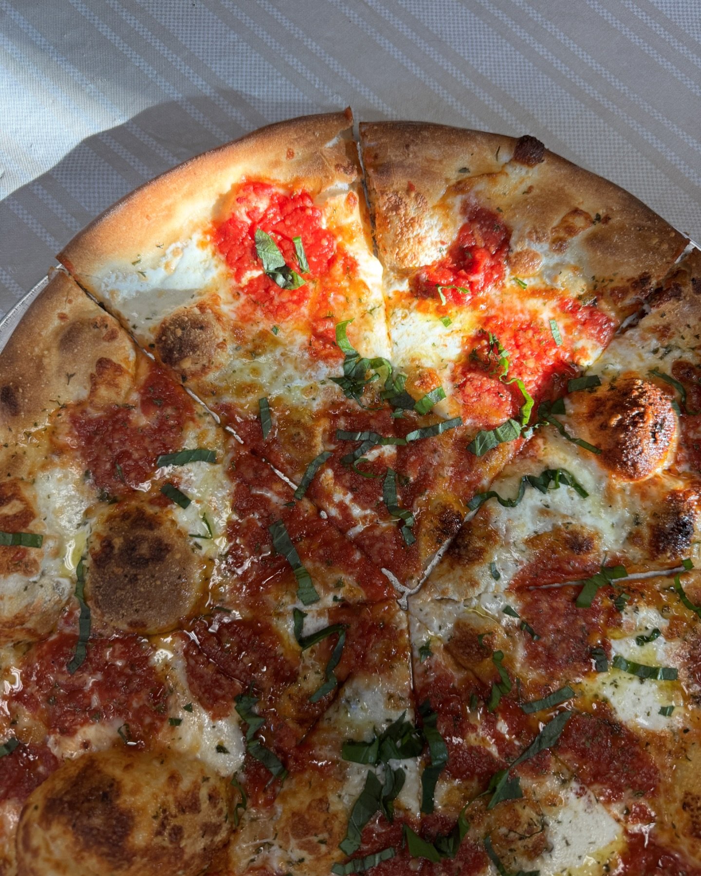 FEAST OF SAINT PIZZA 🍕 10 pizza spots, 1 city, 1 day. 

@sara_lenton_ and I lead our motley crew of pizza connoisseurs for the 8th time yesterday! 

Bethlehem was very cutesie - I loved every bite, and my love for pizza has grown even deeper. (If th