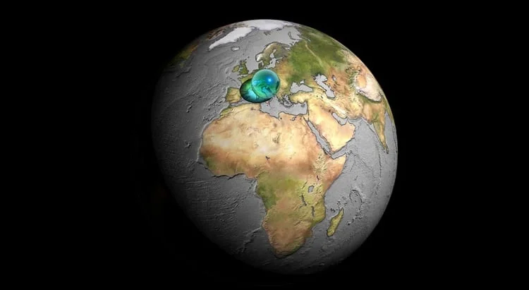 There is 1,408.7 million cubic kilometres of water on Earth. Over 97% of it is sea-water. Image: Adam Nieman