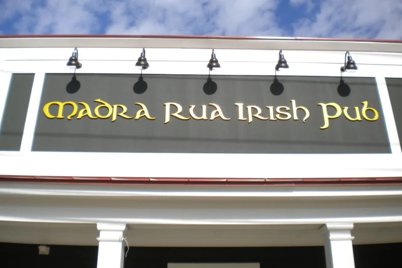 Madra Rua Irish Pub