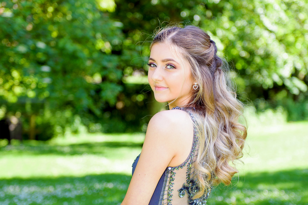 Steyning-Sussex:Elise prom