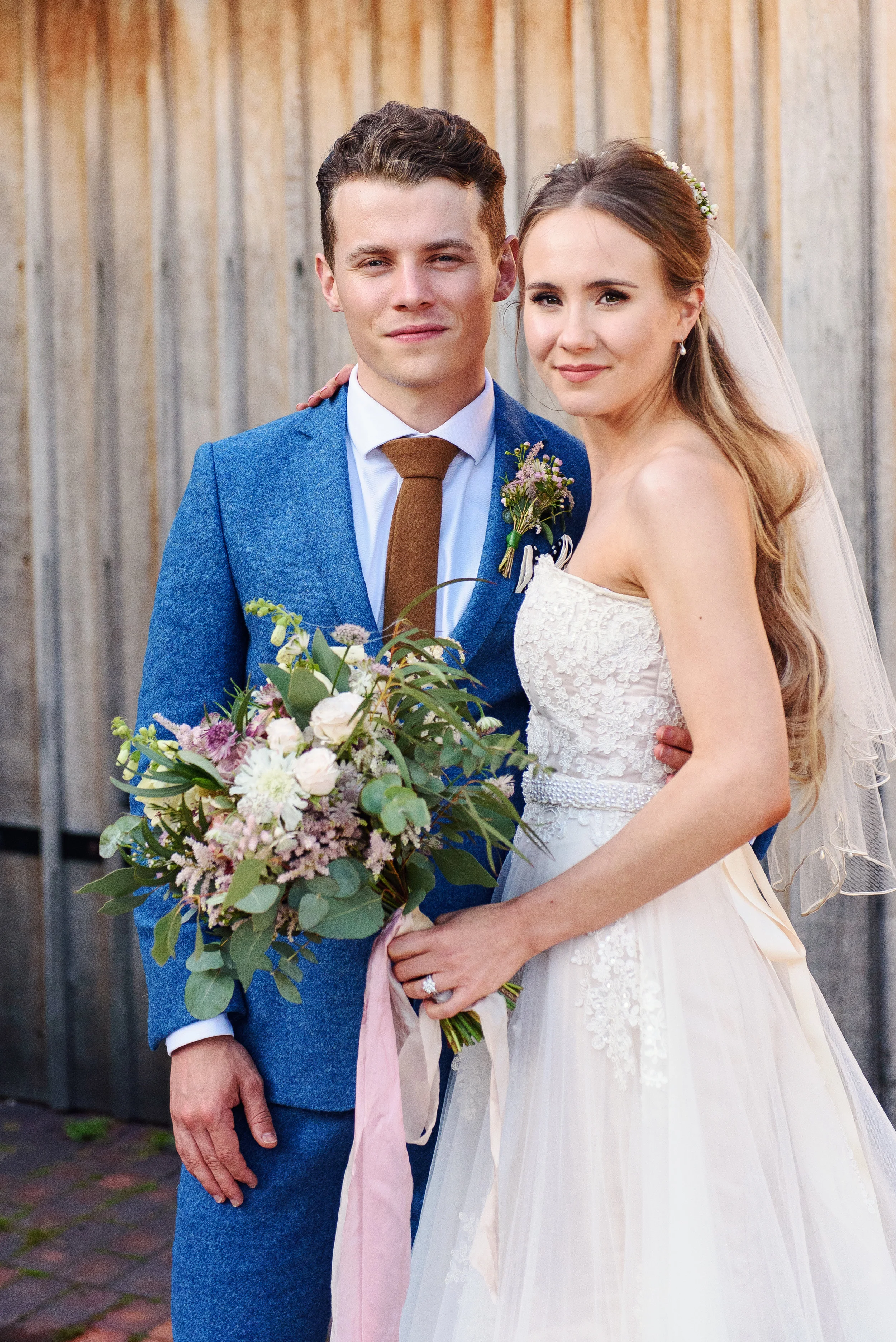 Gildings Barn-Surrey:Robyn &amp; Jonny