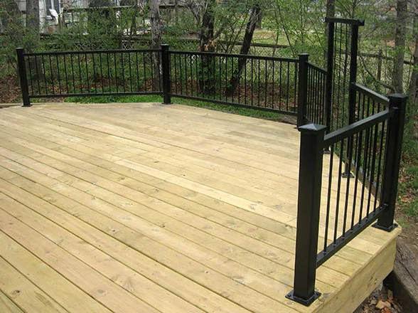 DeckRailTrellis3.jpg