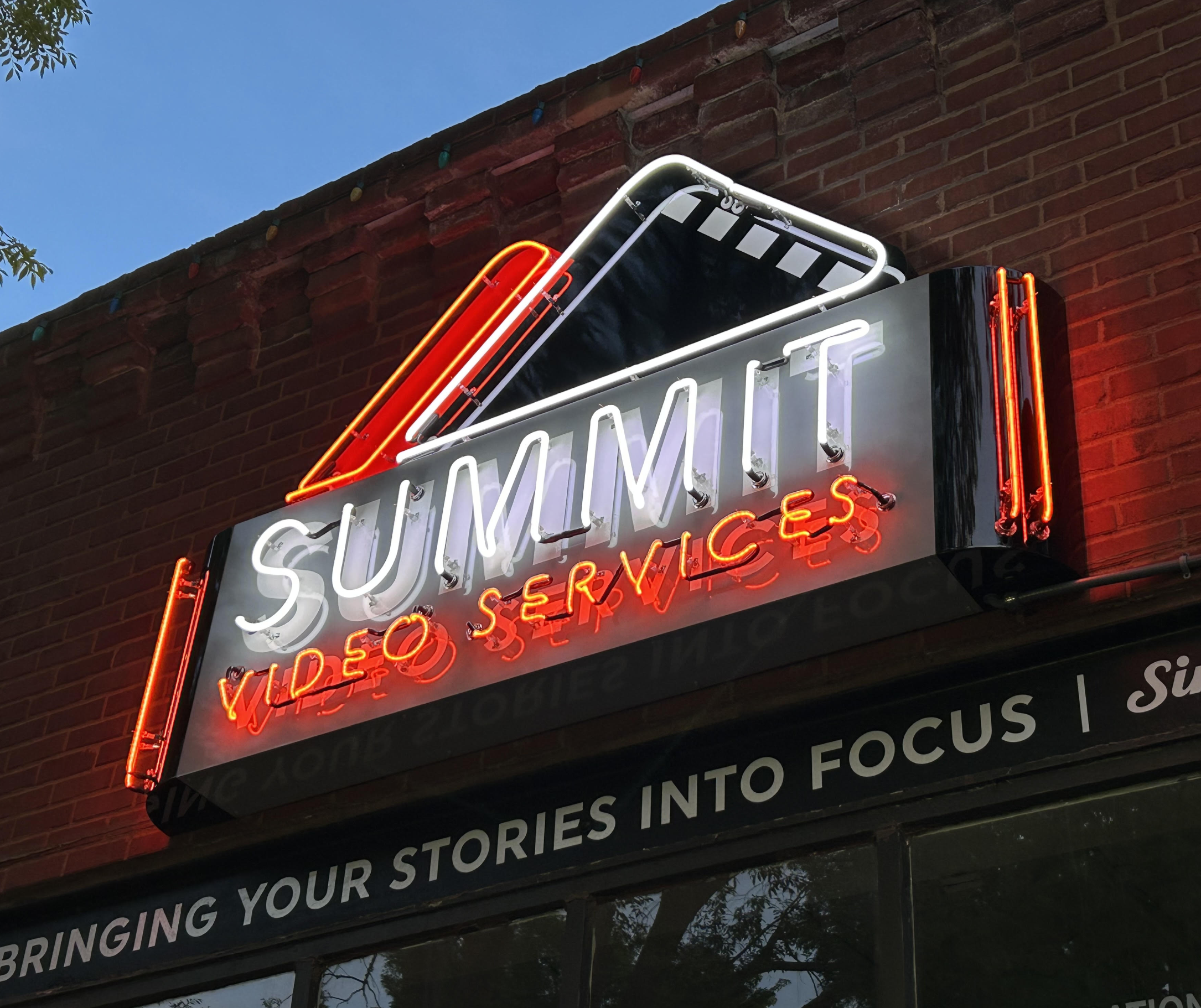 SummitVideoNeonSign.png