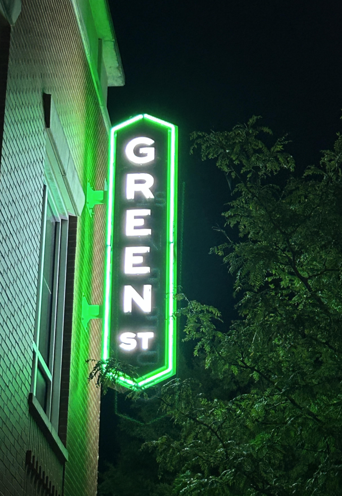 GreenStreetBigNeon.png