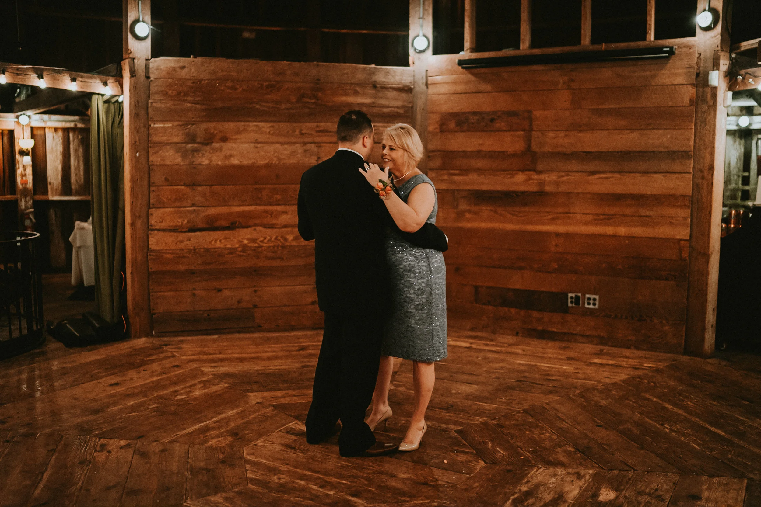 Portland_wedding_photographer_McMenamins_Alfred_Tang-62.jpg