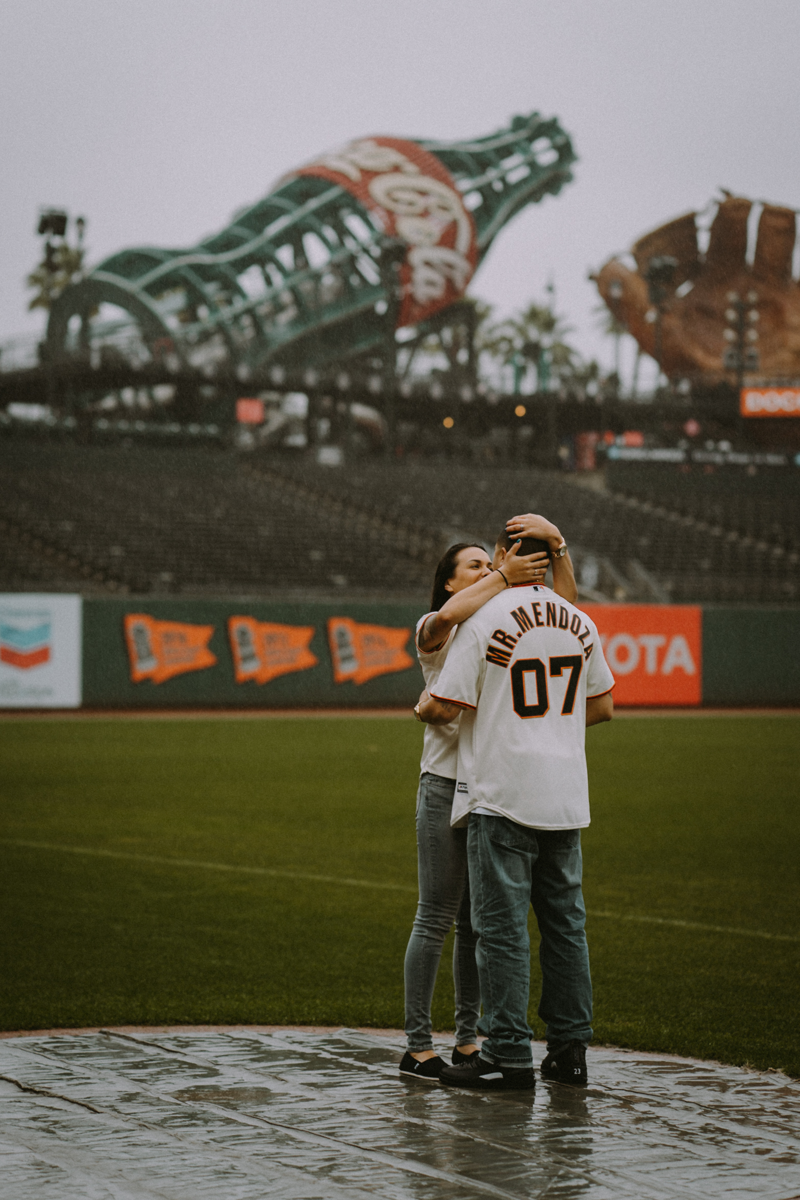 San-Francisco-engagement-wedding-photographer-Giants-AT&T-Park-15.jpg