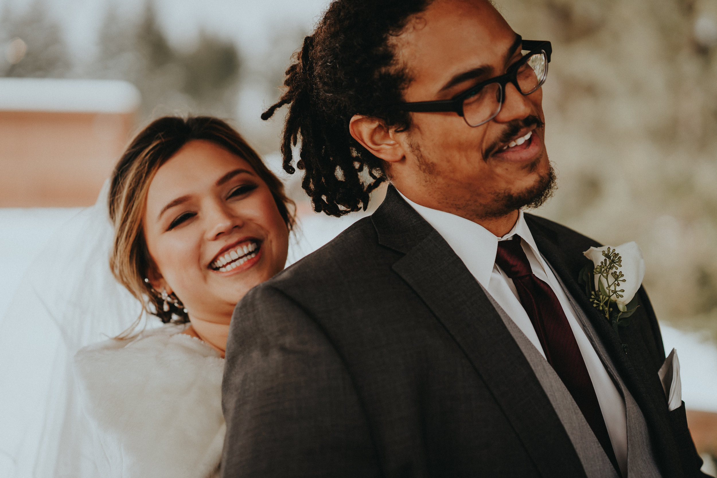 First look Cle Elum wedding Photographer