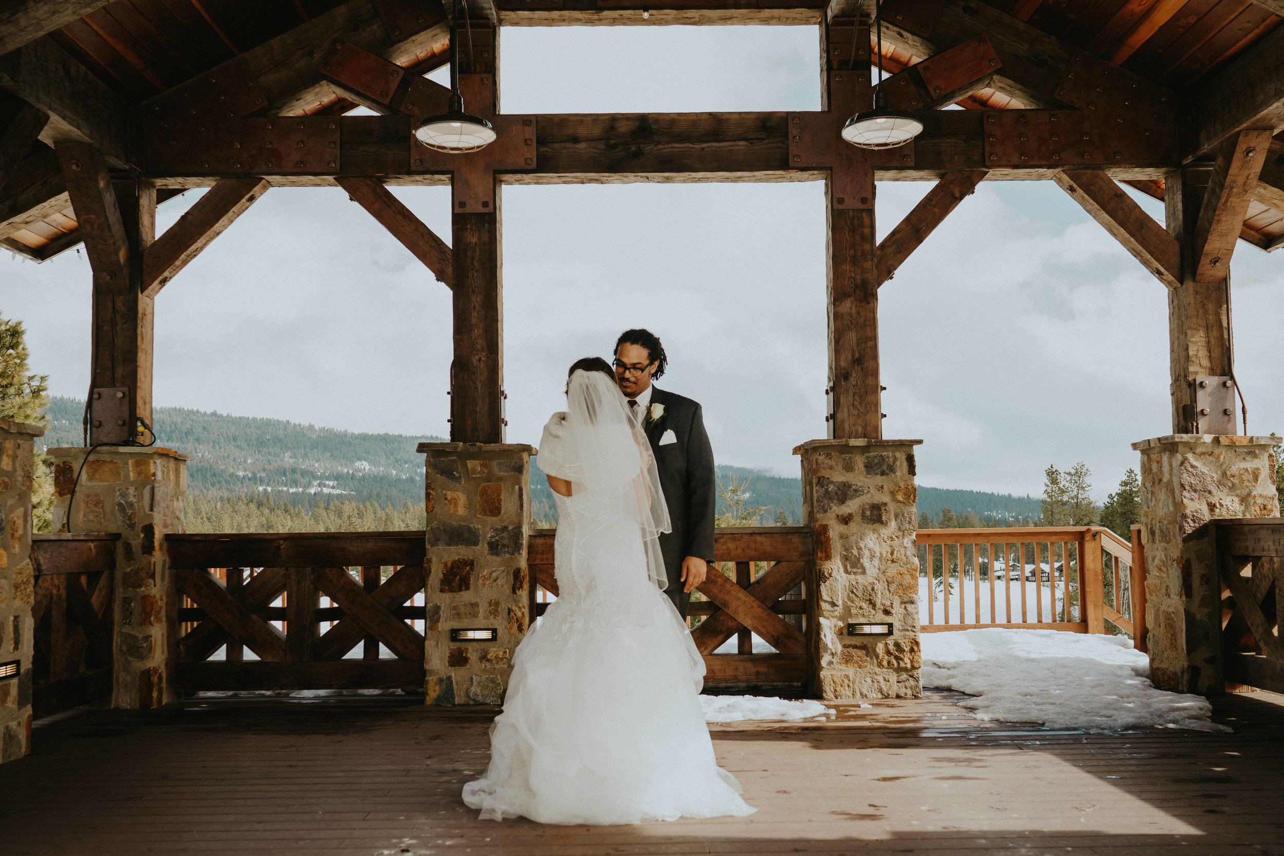 Bride groom Portrait Wedding pose