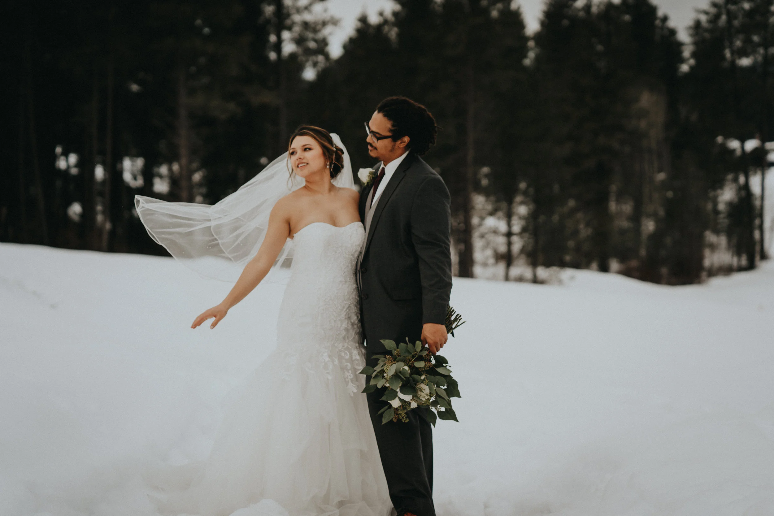 Cle Elum wedding Photographer Bride Groom pose