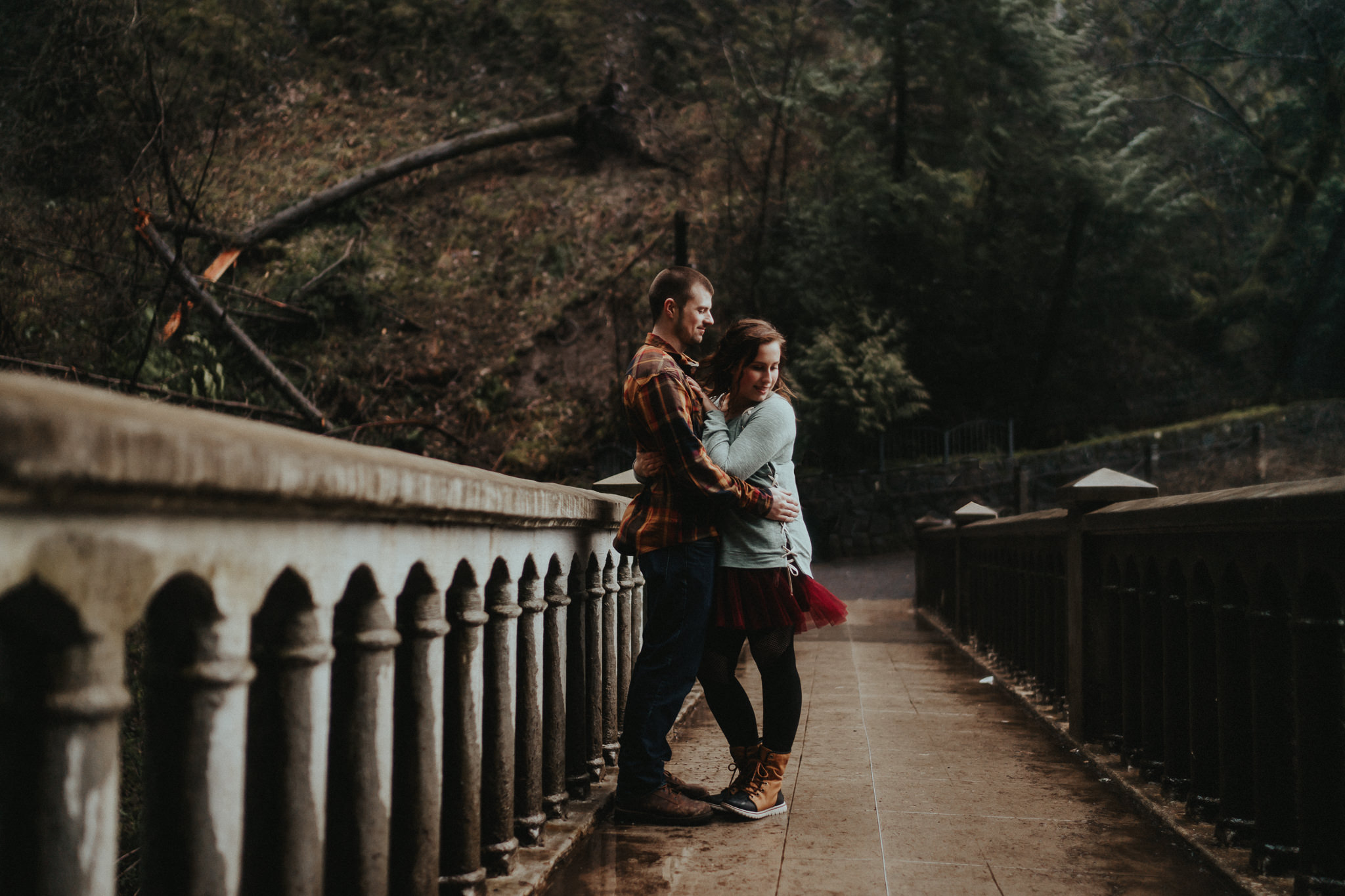 Multnomah Falls Engagement Photographer