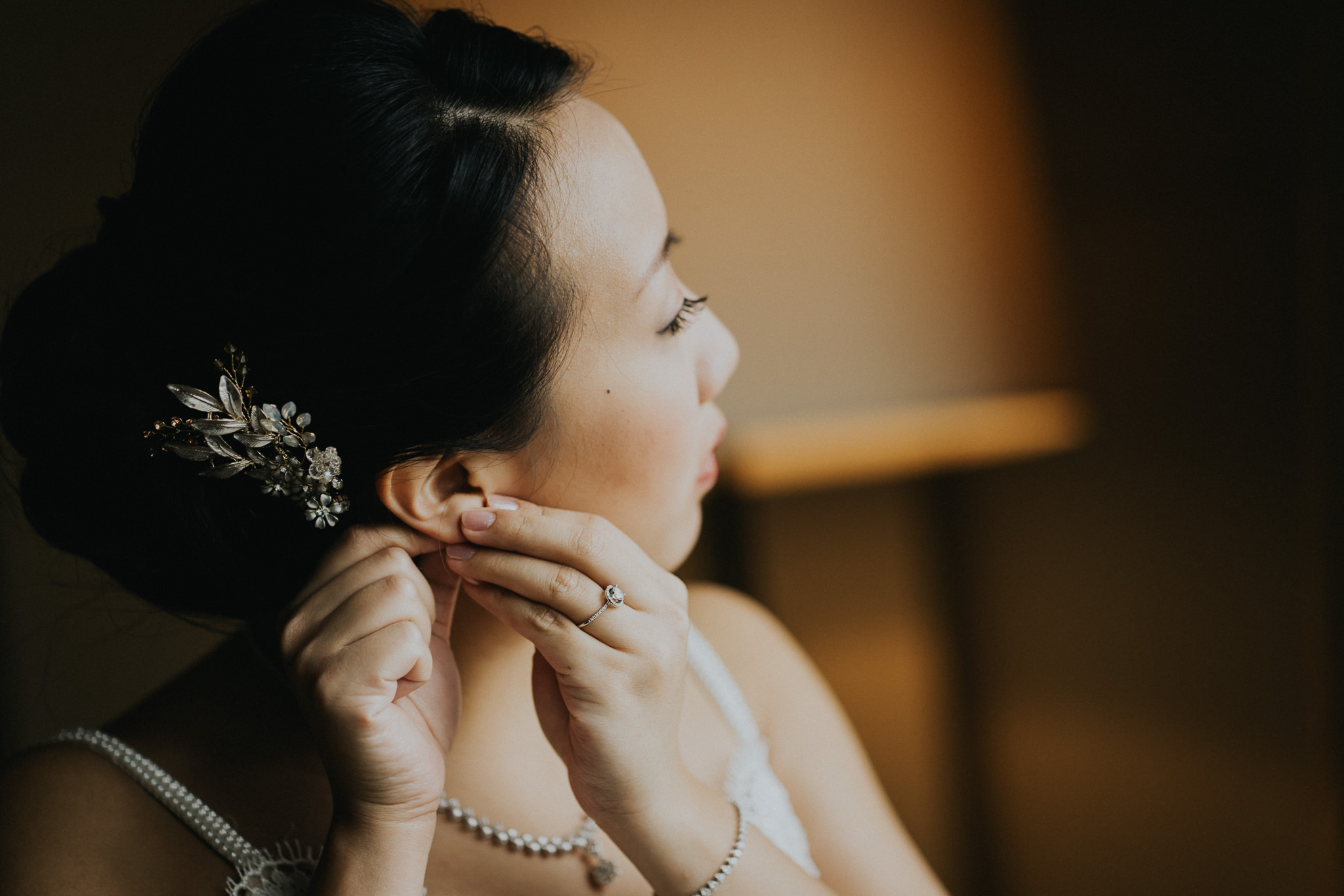 Bride getting ready Alfred Tang Weddings