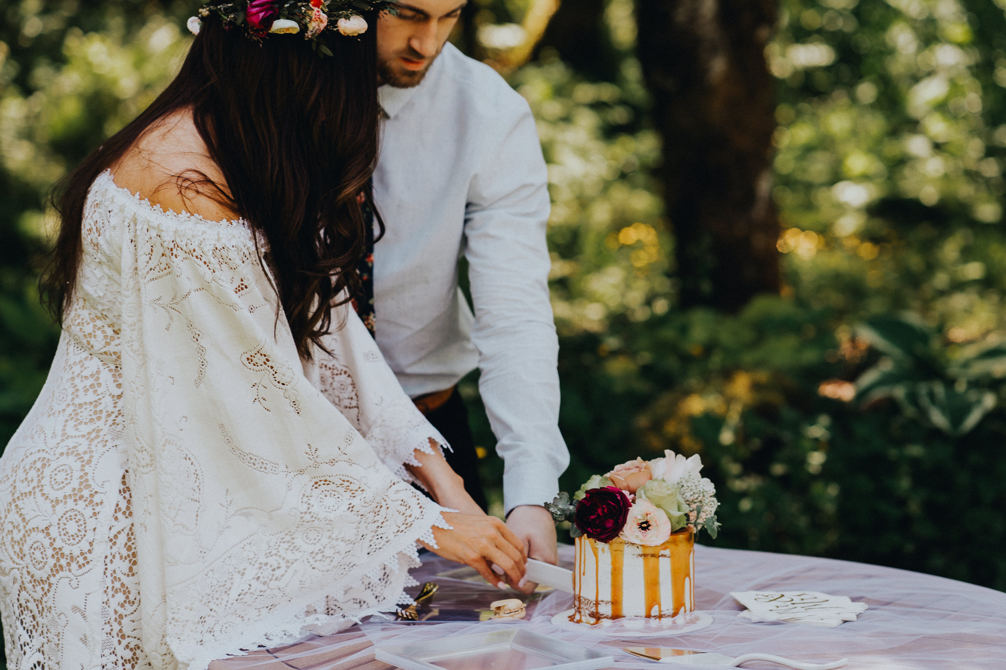Cake-Cutting-Cut-Wedding-Elopement-Photographer