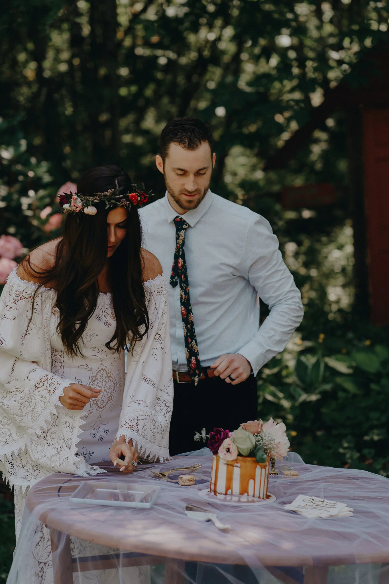 Bride-Groom-Cake-Photography