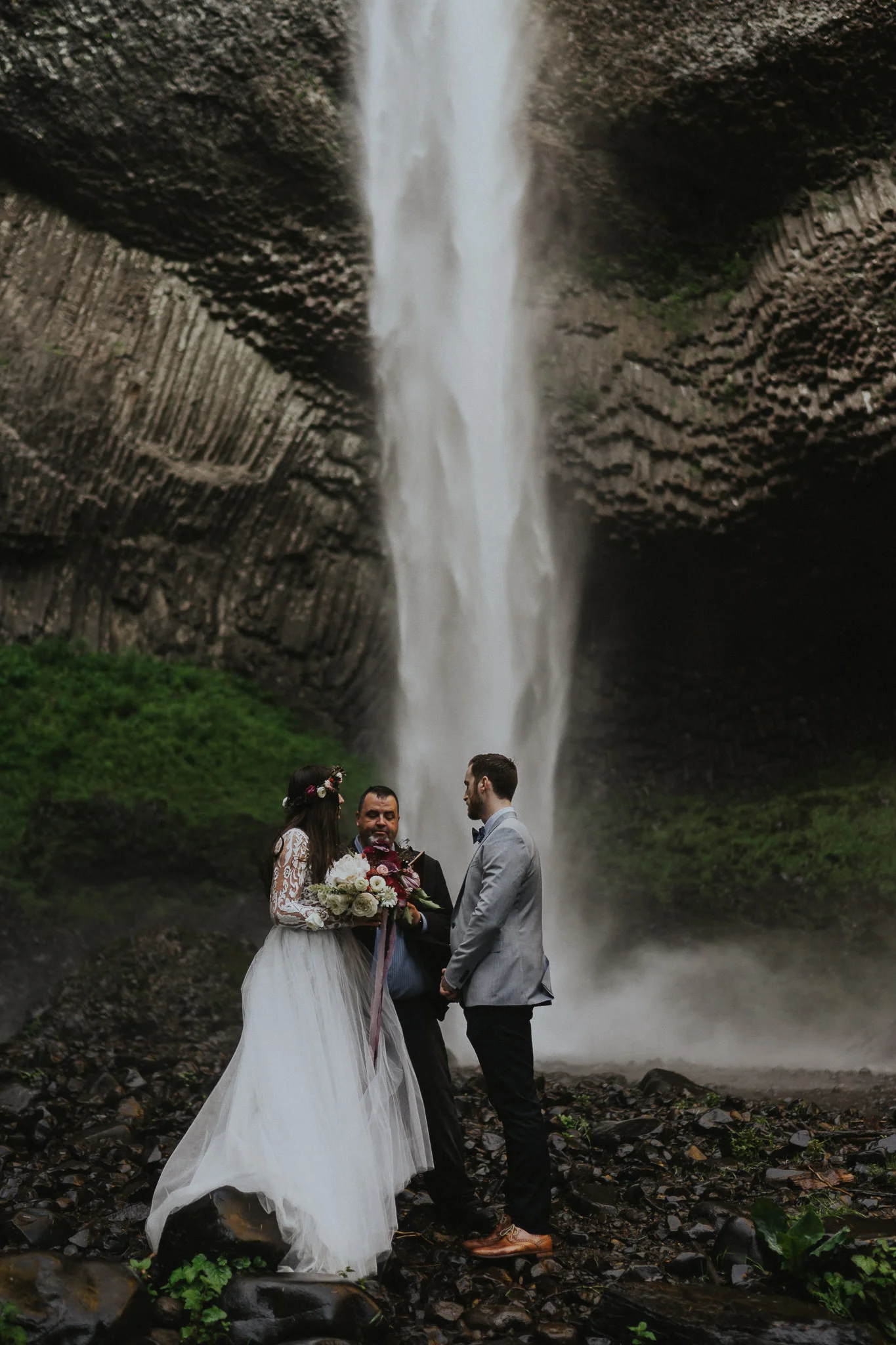 Chasing-Waterfalls-Elopement-wedding-Photographer
