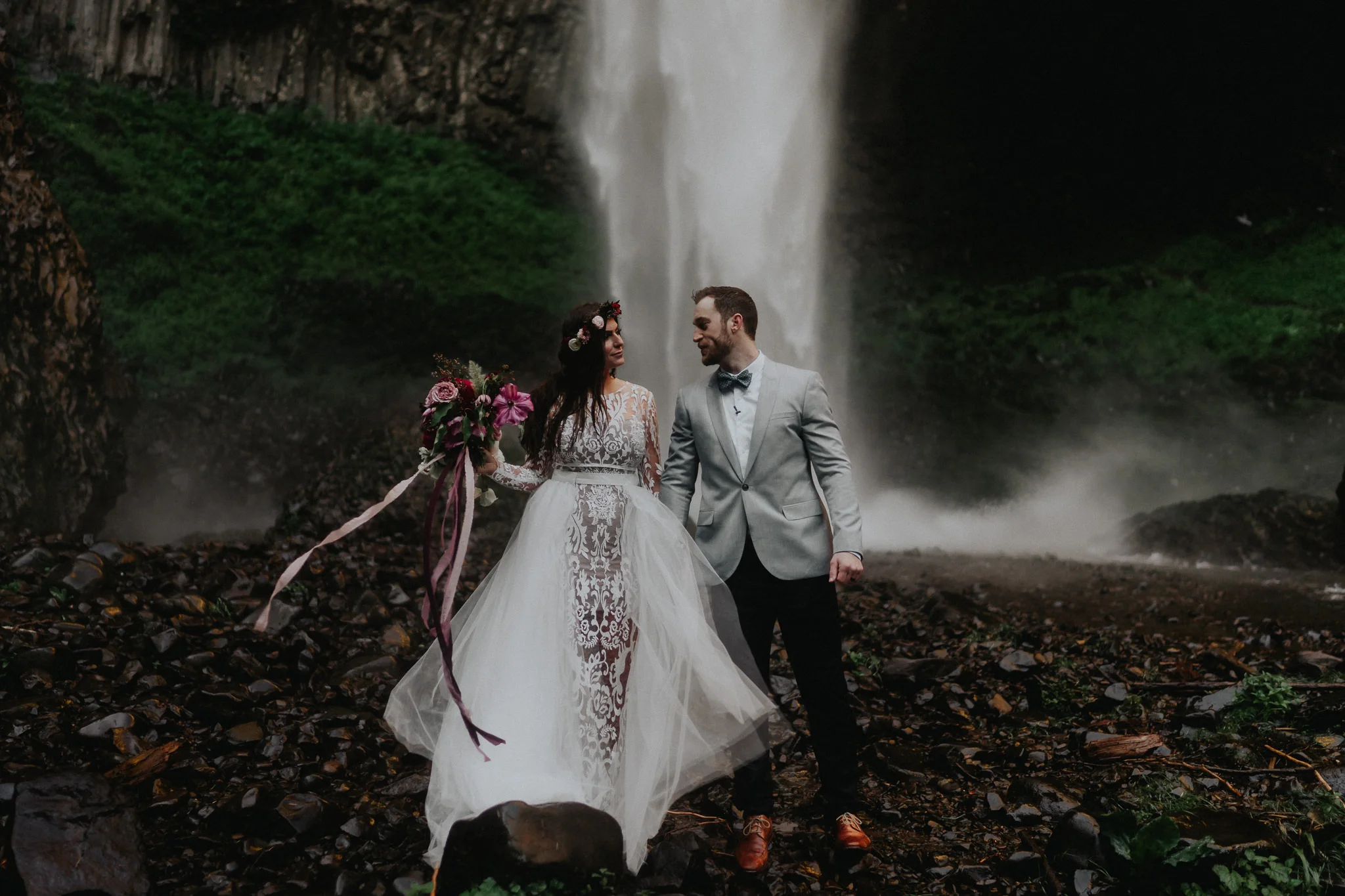 Portland-Waterfalls-Elopement-Wedding-Photographer