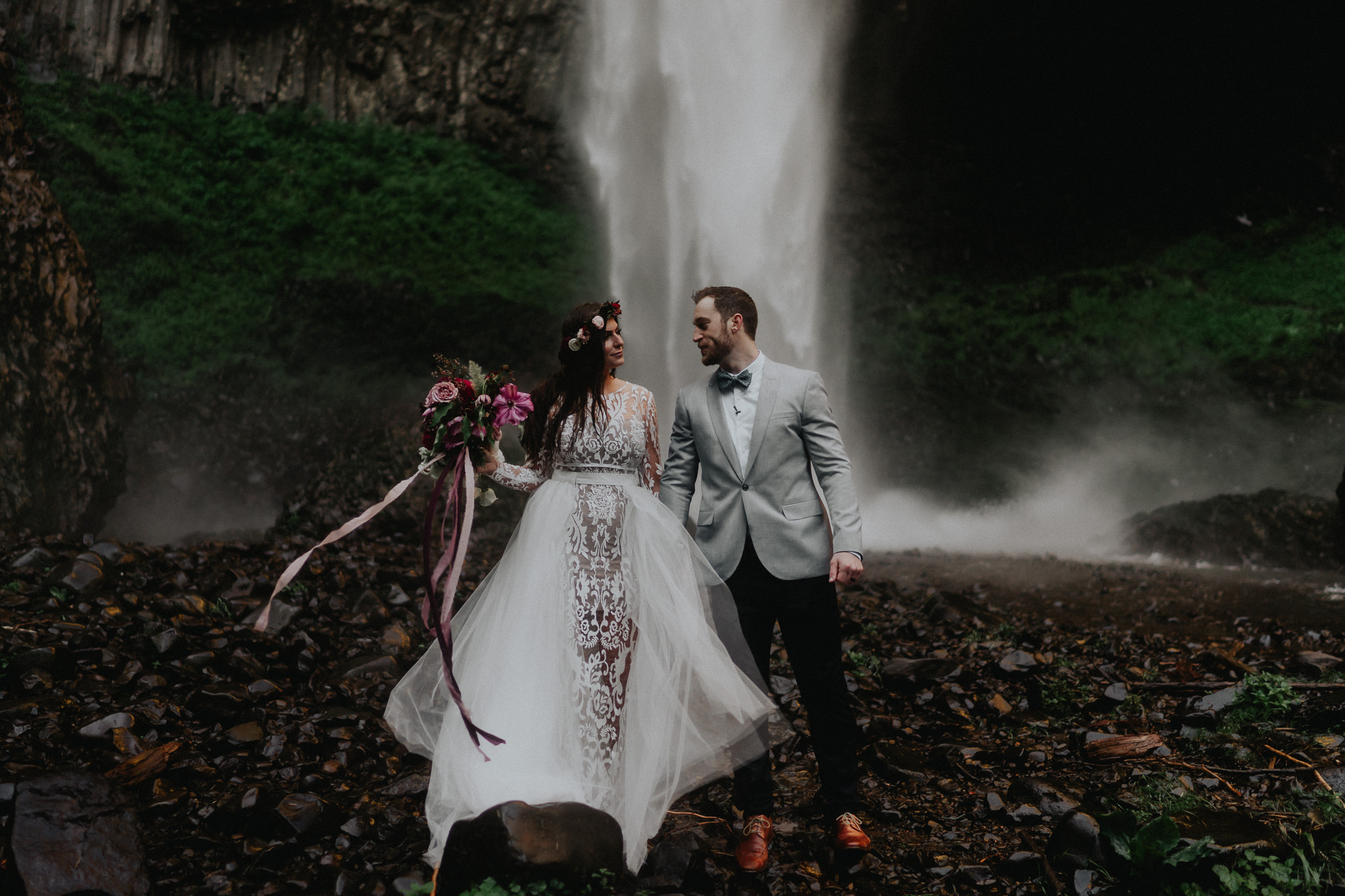 Portland-Waterfalls-Elopement-Wedding-Photographer