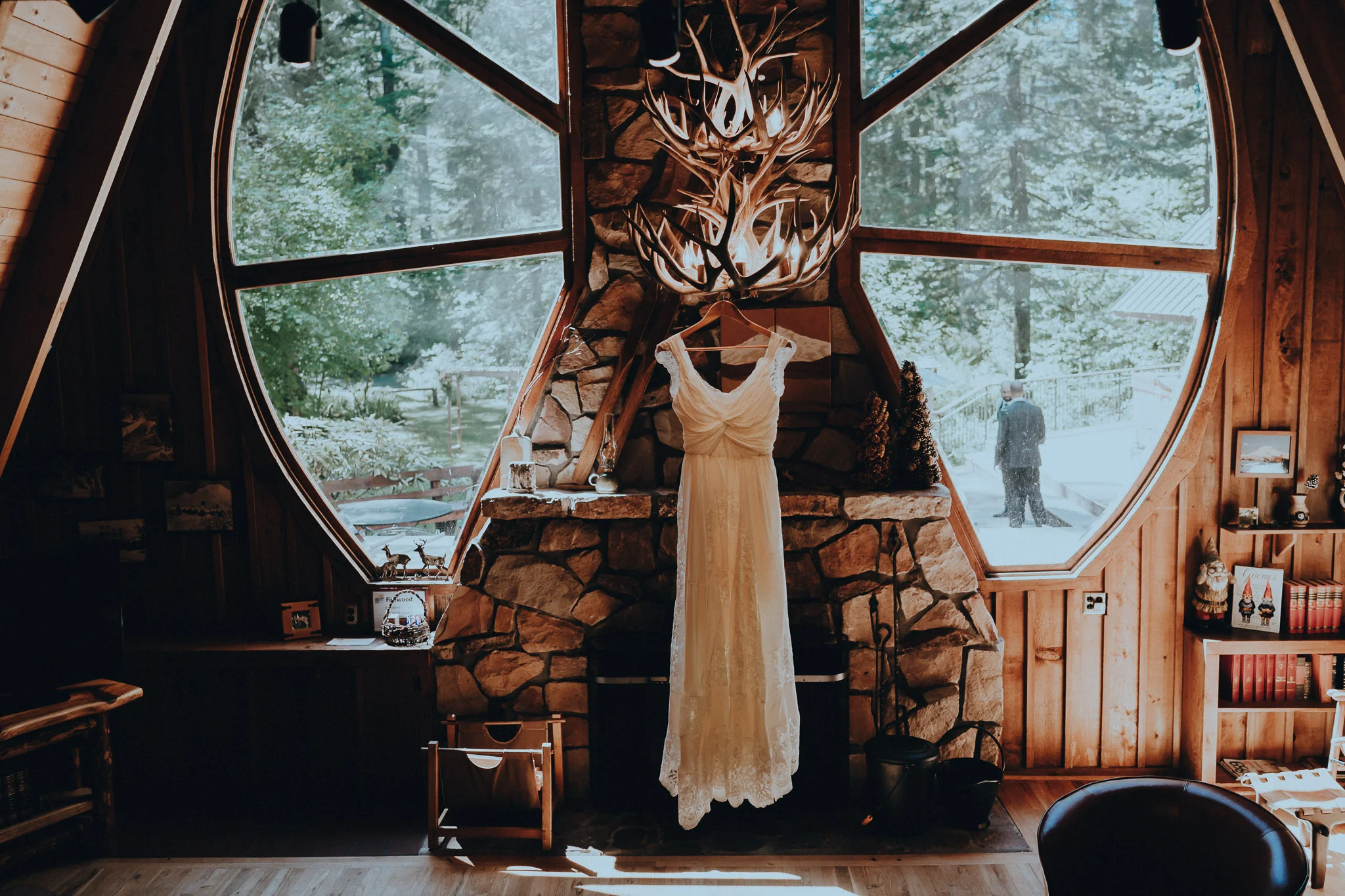 forrest-lodge-rhododendron-wedding-8