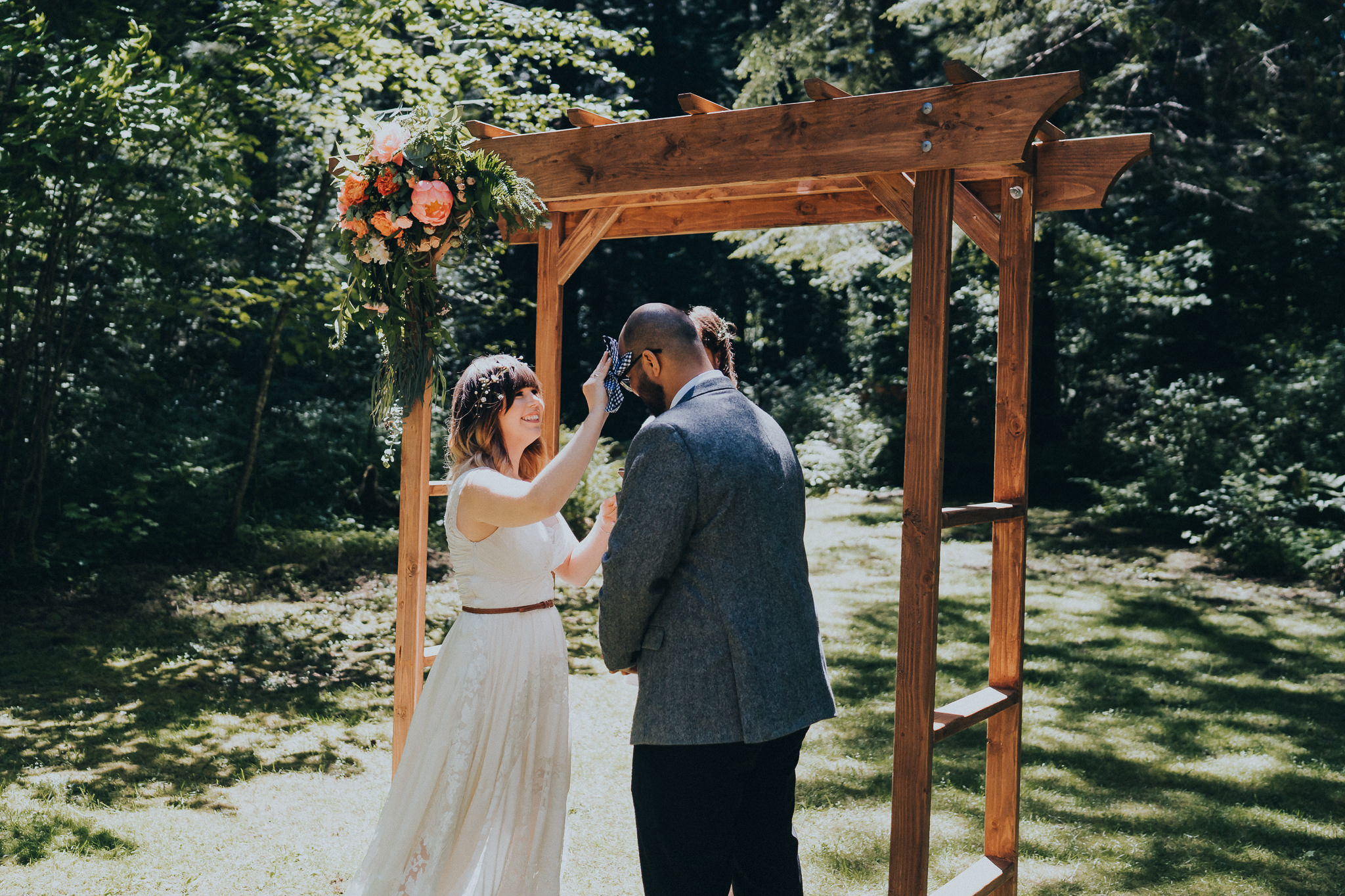 hot-groom-bride-oregon-wedding-Photographer