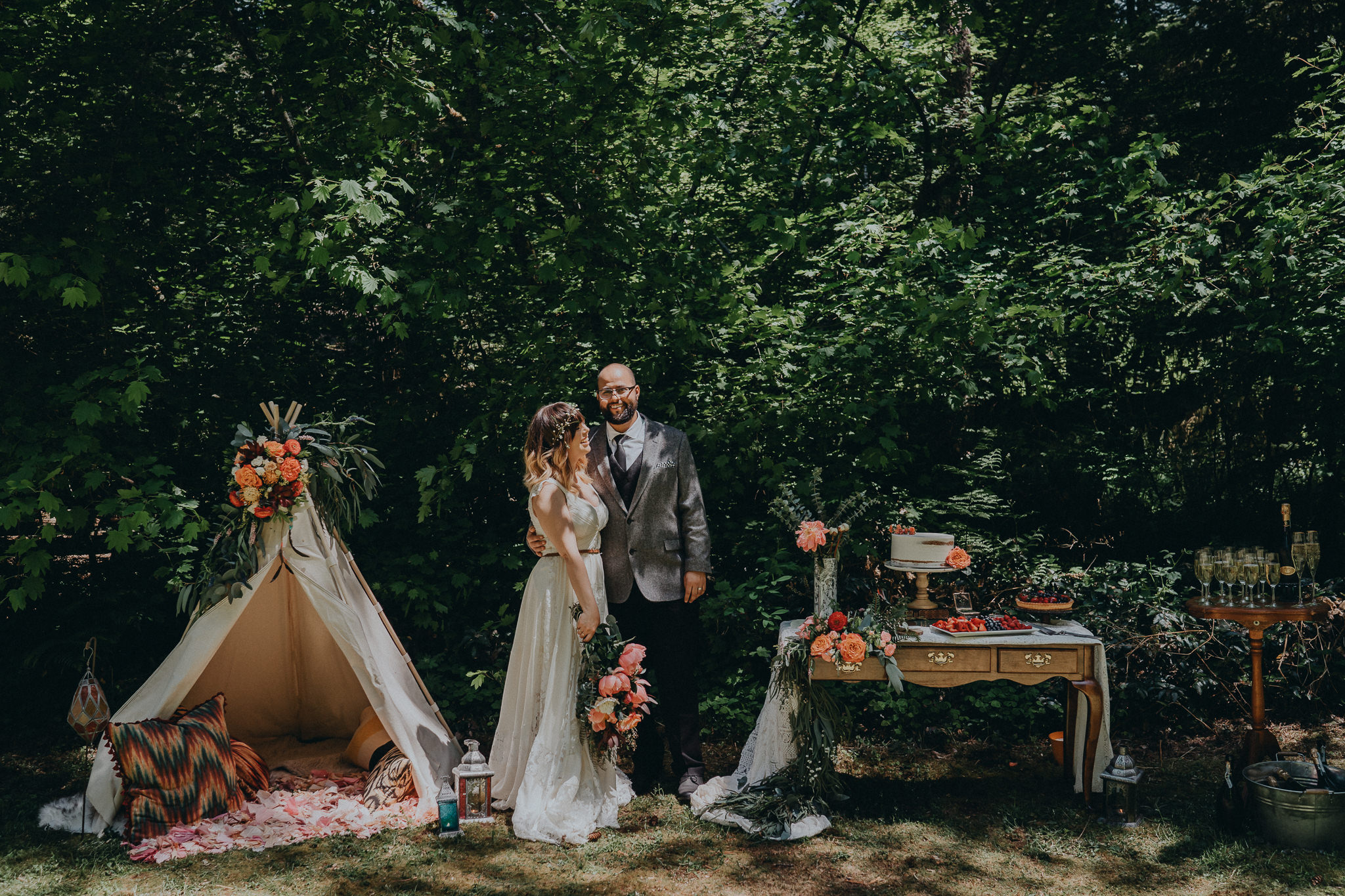 Teepee-tent-cake-stand-floral-design-stylized