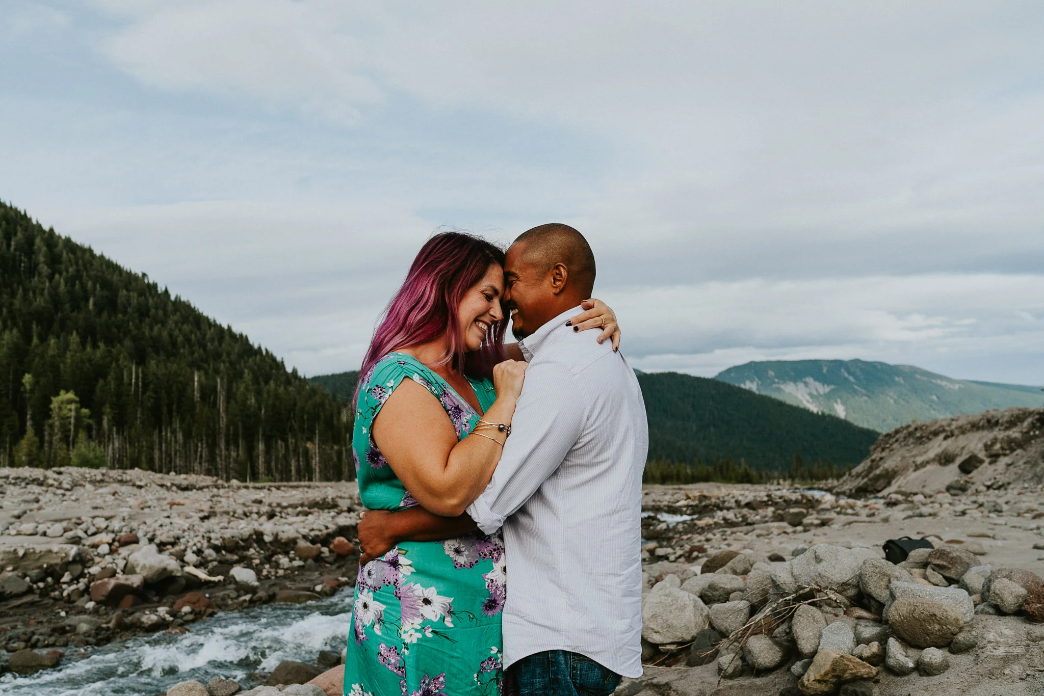 Arms-Pose-Engagement-Photography